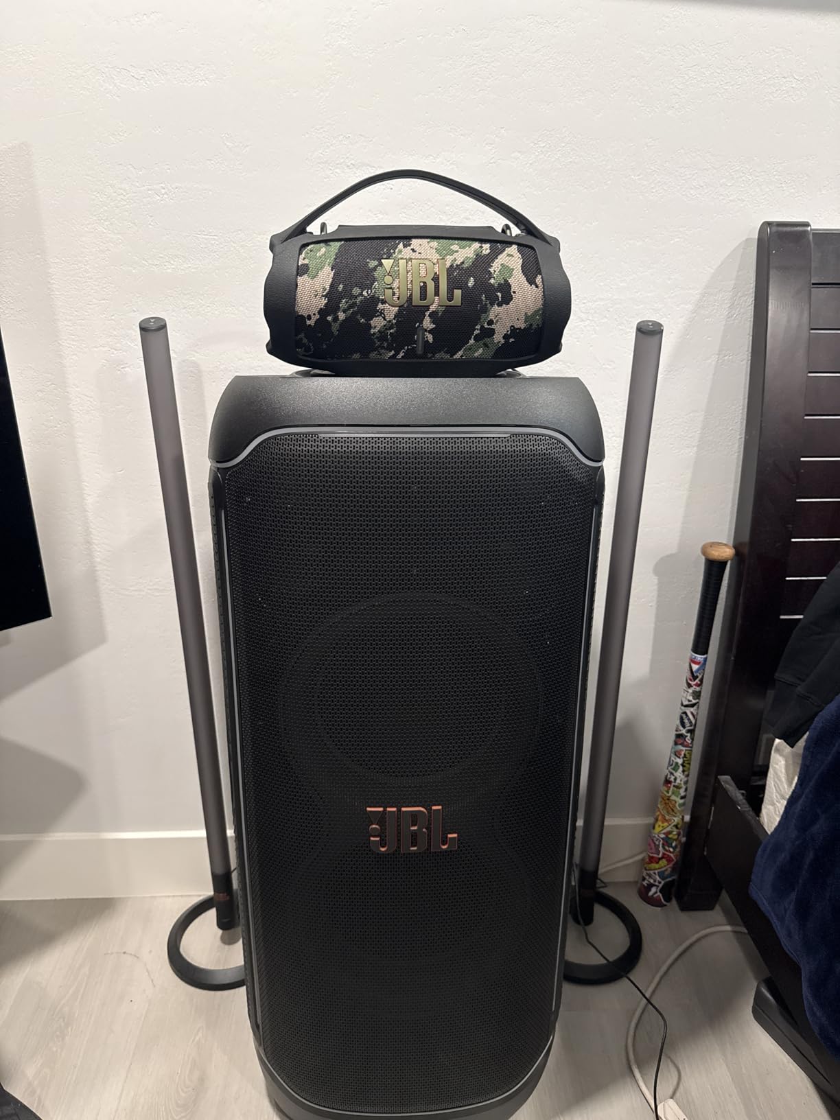 JBL Xtreme 4 - Portable Bluetooth Speaker, Powerful Sound and Deep Bass, IP67 Waterproof, 24 Hours of Playtime, Powerbank, Auracast for Multi-Speaker Pairing (Black) customer photo 1