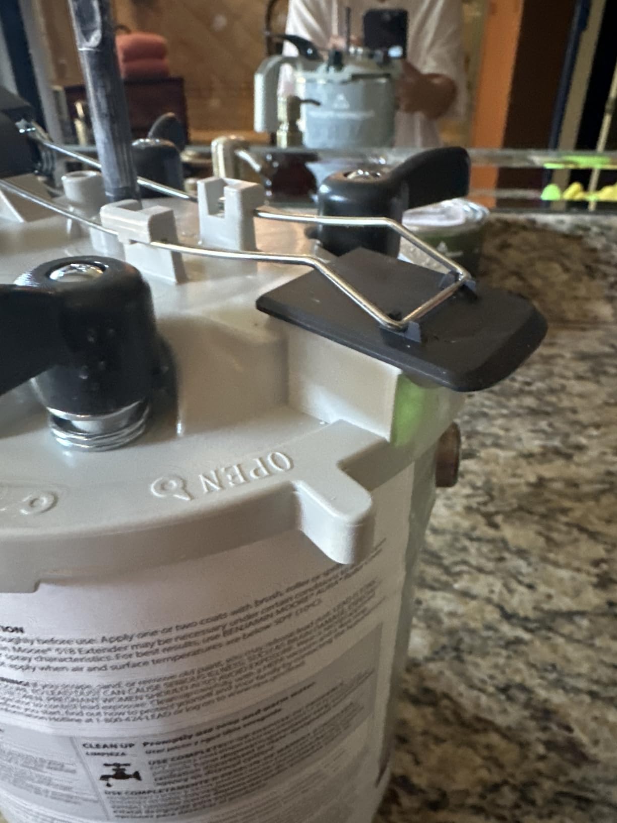 Master Elite Paint Can Mixing Lid & Pouring Spout, 1 Gallon Size - Mix Blade for Easy, Mess-Free Stirring, Pouring, Storing - Pistol Grip Handle, Stir with Hand Crank, Drill, Paint Mixing Machine customer photo 1
