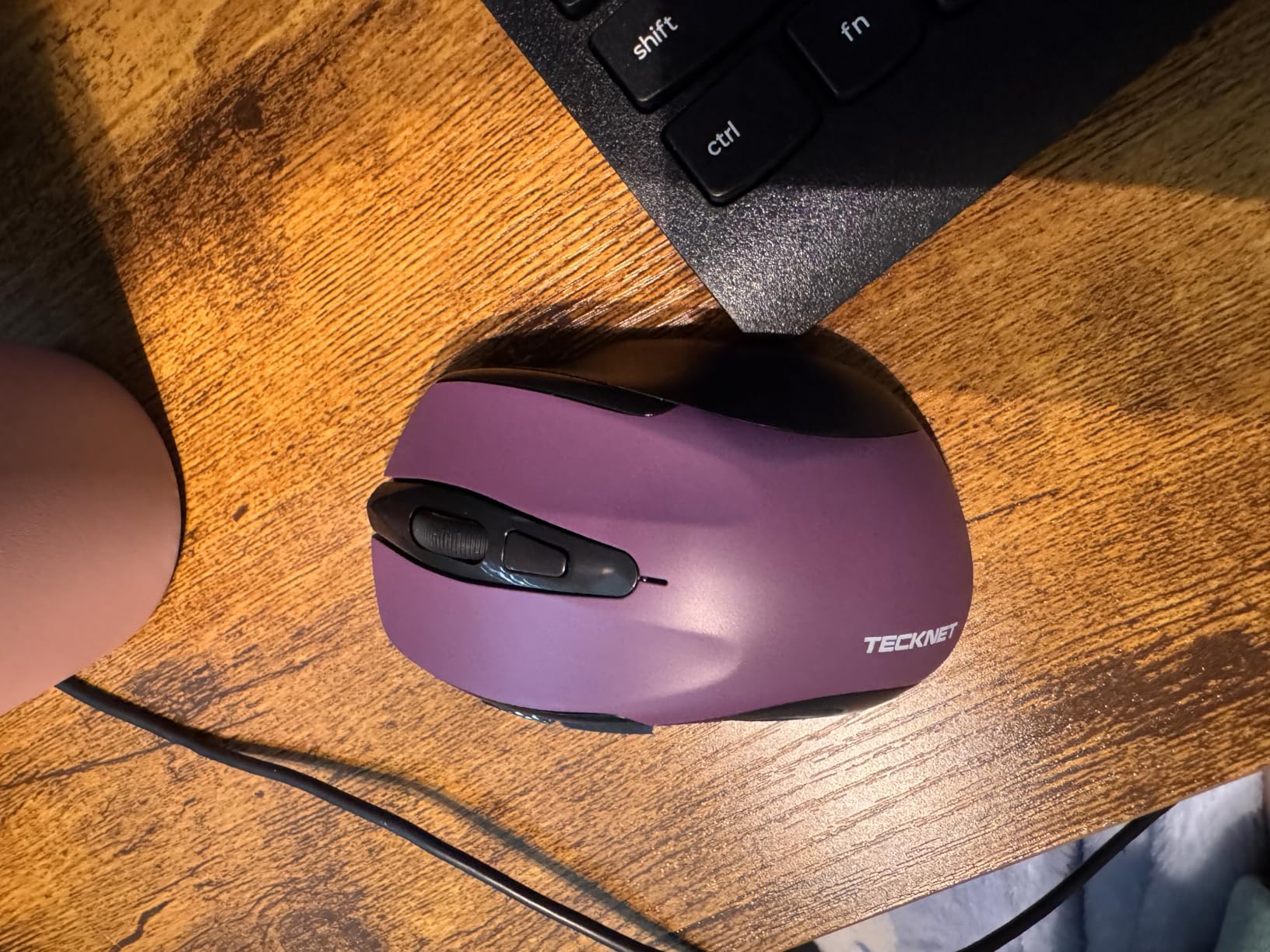TECKNET Wireless Mouse, 2.4G Ergonomic Optical Mouse, Computer Mouse for Laptop, PC, Computer, Chromebook, Notebook, 6 Buttons, 24 Months Battery Life, 2600 DPI, 5 Adjustment Levels - Black customer photo 2