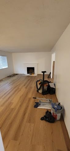 VEVOR Floor Cutter 330mm, Cuts Vinyl Plank, Laminate, Engineered Hardwood, Siding, 12mm Cutting Depth Effortless and Easy Cutting, Vinyl Plank Cutter for LVP, WPC, SPC, LVT, VCT, PVC, and More customer photo 1