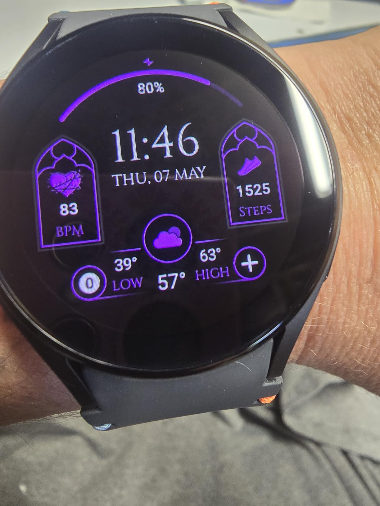 Samsung Galaxy Watch FE 40mm Bluetooth AI Smartwatch w/Fitness Tracking, BIA Sensor, Personalized HR Zones, Heart Rate Tracker, Sleep Monitor, 2024, Silver customer photo 2