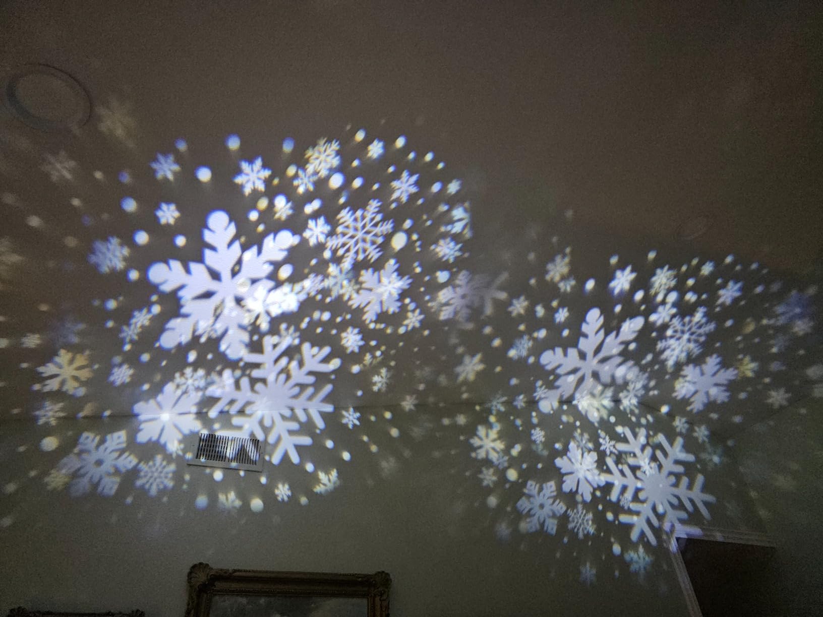 Snowflake Christmas Projector Lights Outdoor, 2026 Upgraded Dual-Head,IP65 Waterproof Holiday LED 180 Degree Rotation Projector Light for Indoor,Patio Wall Window Decorations customer photo 2