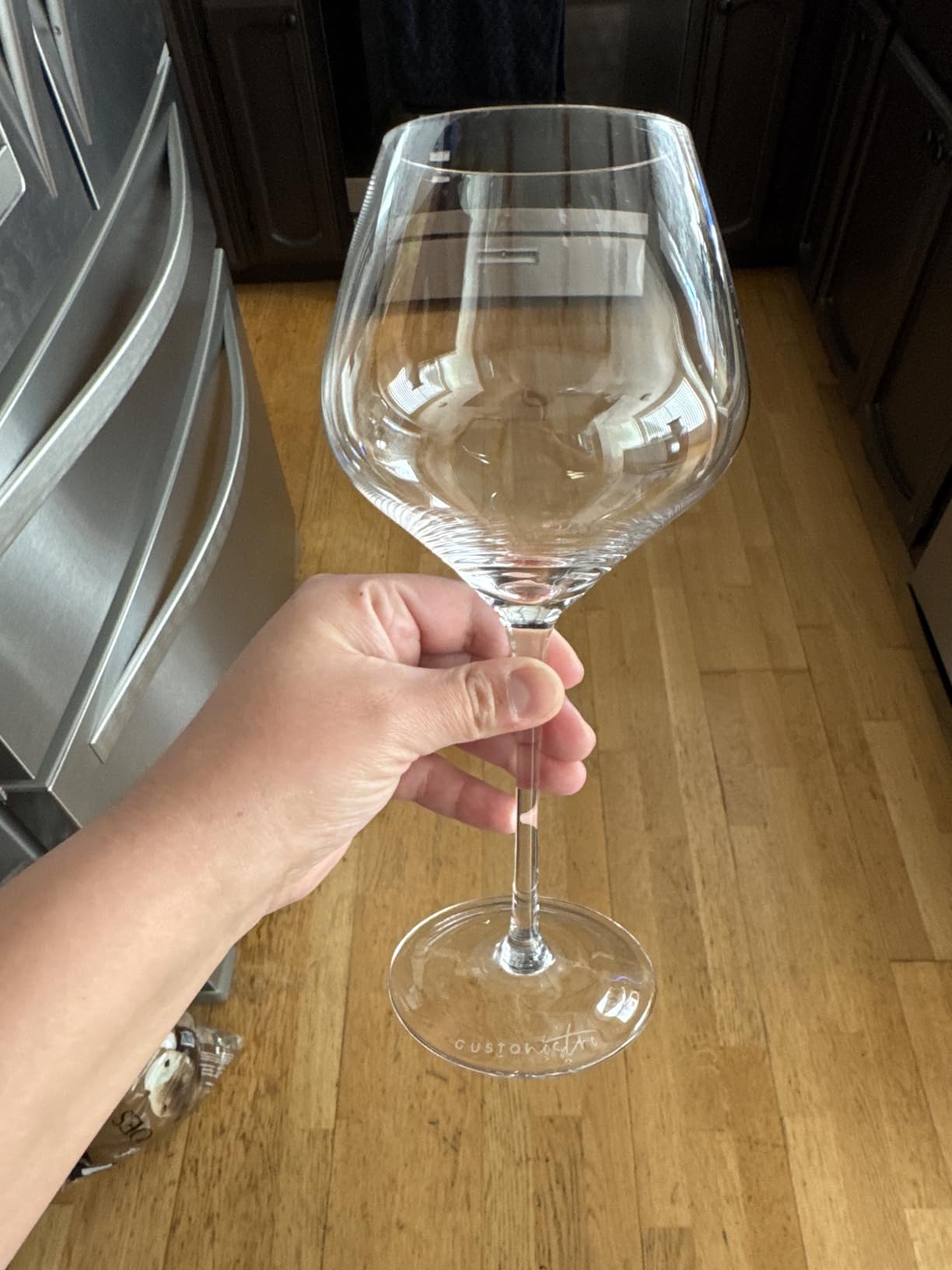 Gusto Nostro Crystal Wine Glasses Set of 4, 22 Oz Long Stem Modern Wine Glasses for White and Red Wine, Dishwasher Safe customer photo 2