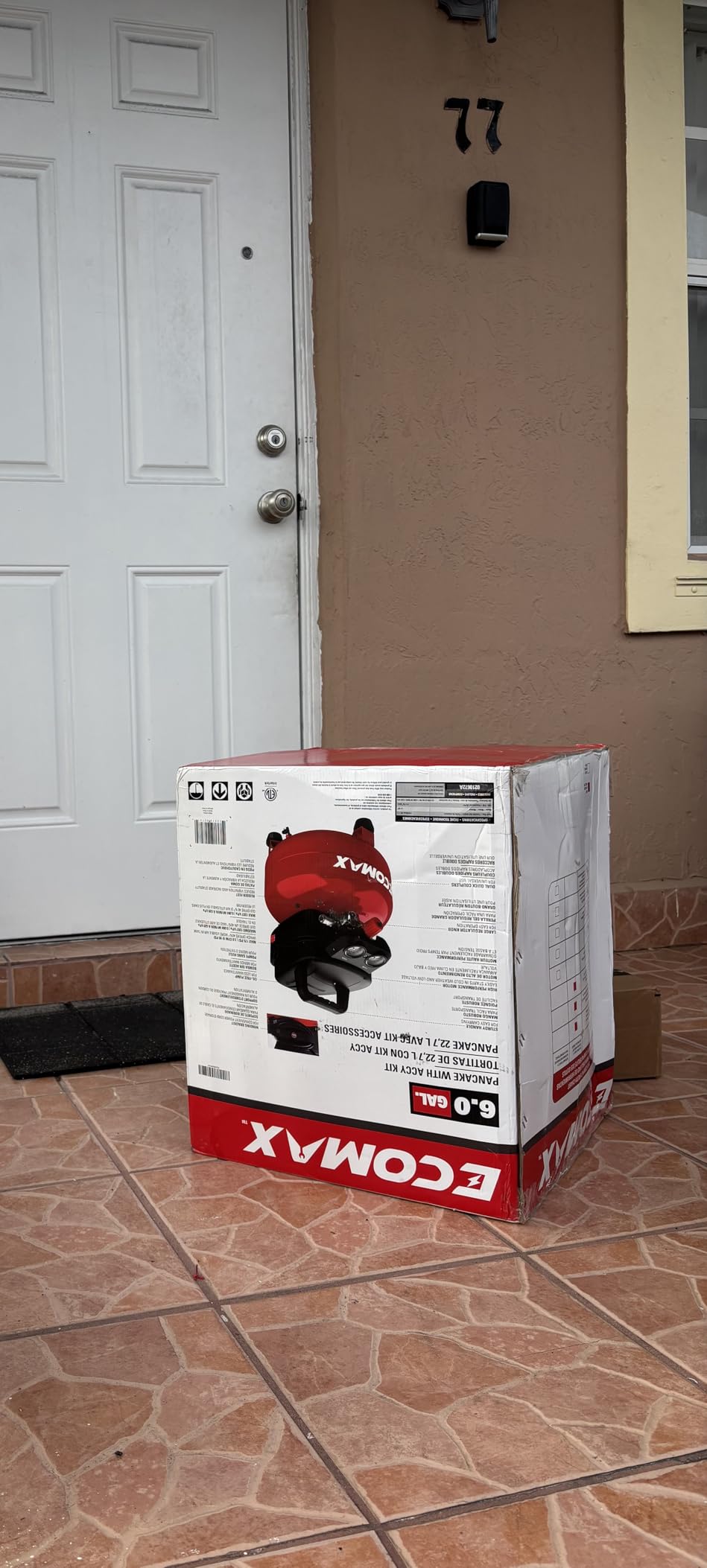 ECOMAX Air Compressor 6 Gallon 175 PSI Pancake Portable Oil-free Tank with 10 PCS Accessories Kit customer photo 1