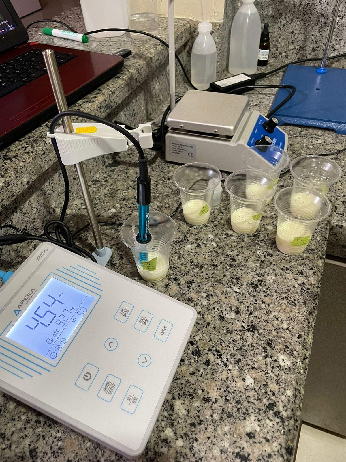 Apera Instruments PH700-HT Benchtop Lab pH Meter for High-Temperature Liquids (up to 130°C) and/or Caustic Water Solutions customer photo 2