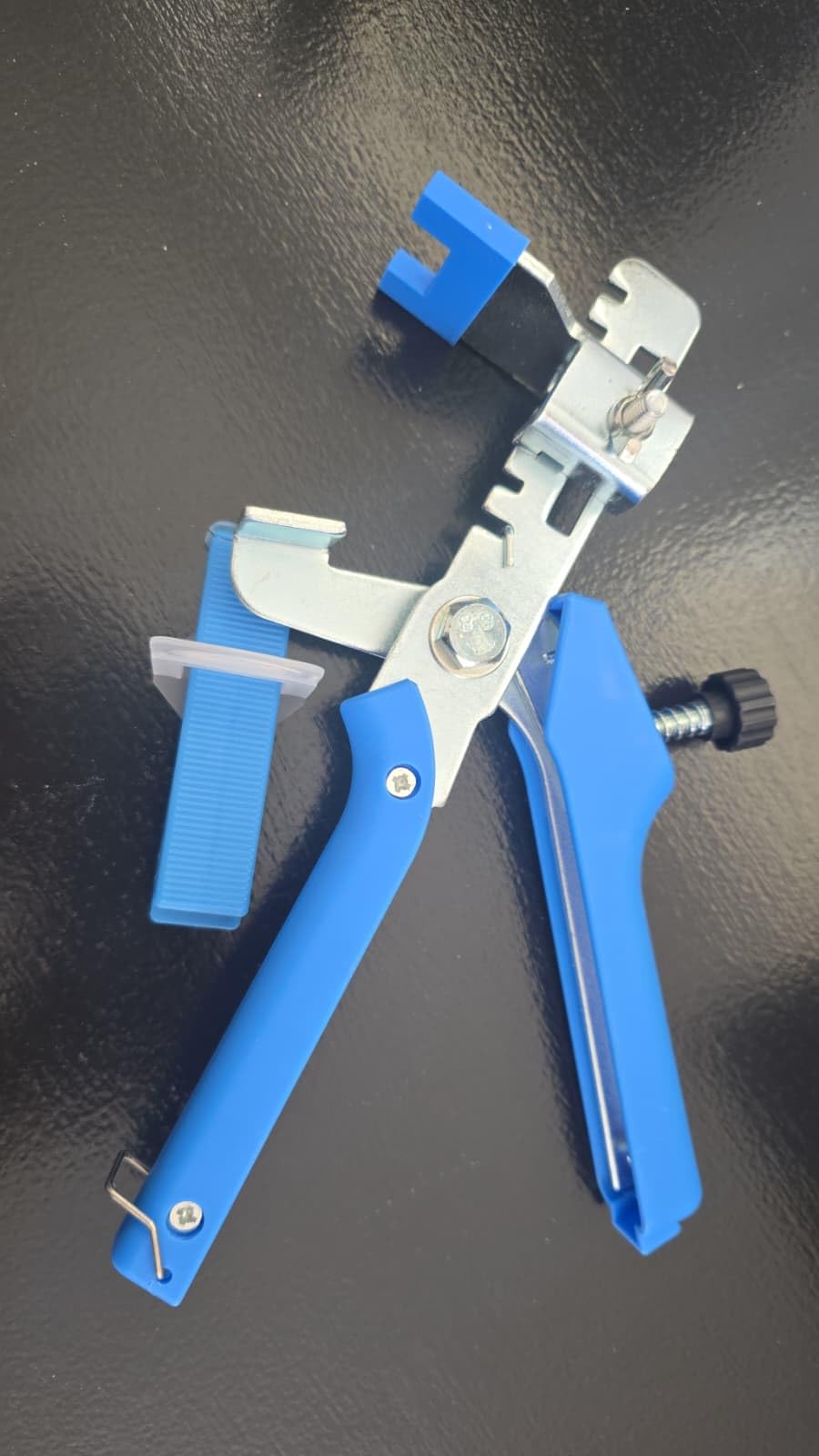 Saker Tile Leveling System 1/8 Inch with Tile Plier, 500pcs Tile Leveler Spacers Clips and 100pcs Reusable Wedges for Wall/Floor Tile Adjustment, Tile Tools Set for Ceramic Tile Stone Installation customer photo 1