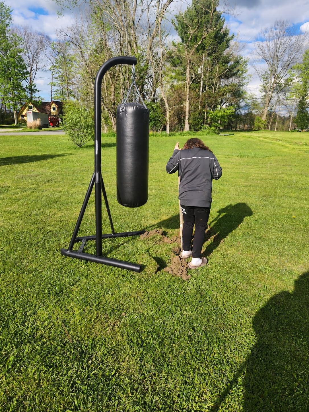 Mesetast Punching Bag for Adults, 4ft Heavy Boxing Bag Set with 12 OZ Gloves for MMA Karate Kickboxing Boxing - Unfilled customer photo 2
