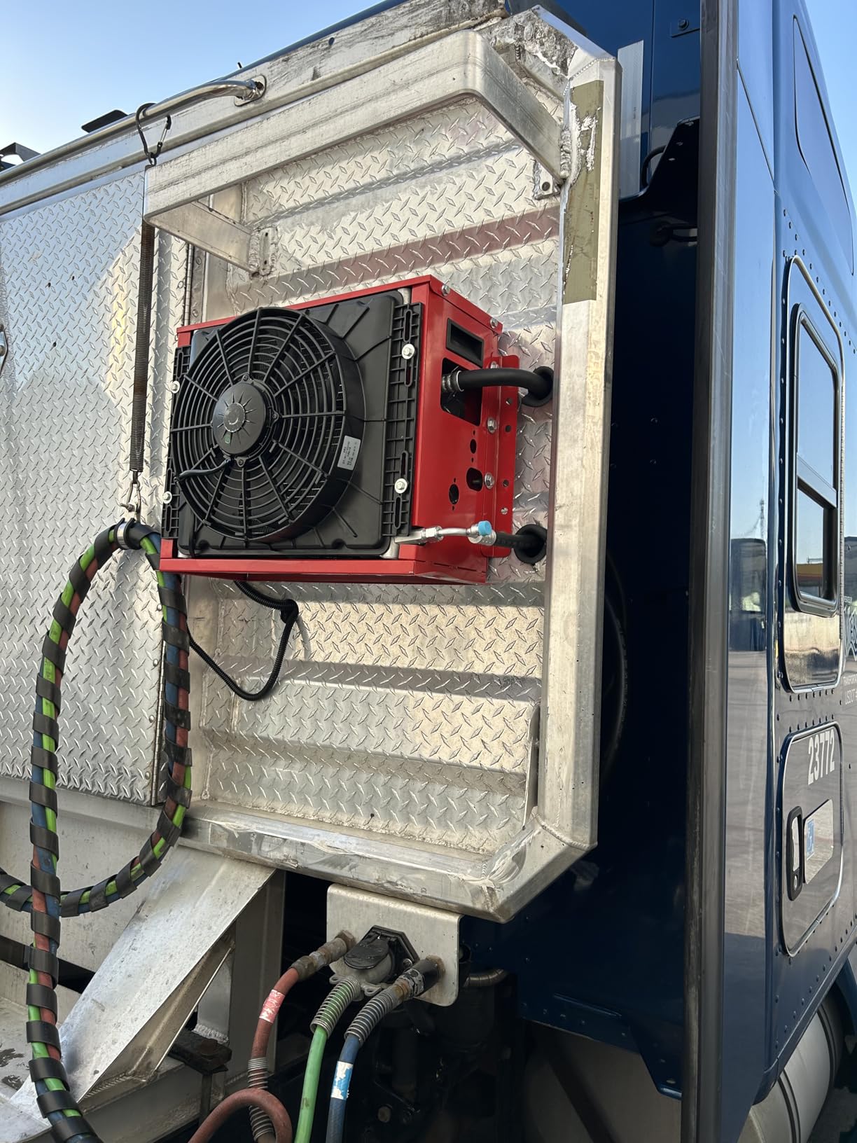 12V Air Conditioner Split Type 11000BTU 12 Volt Electric AC Unit Truck Cab Air Conditioner Fast Cooling Quiet Mini Split Camper AC Unit Universal for Vans Trucks Tractor Trailers customer photo 1