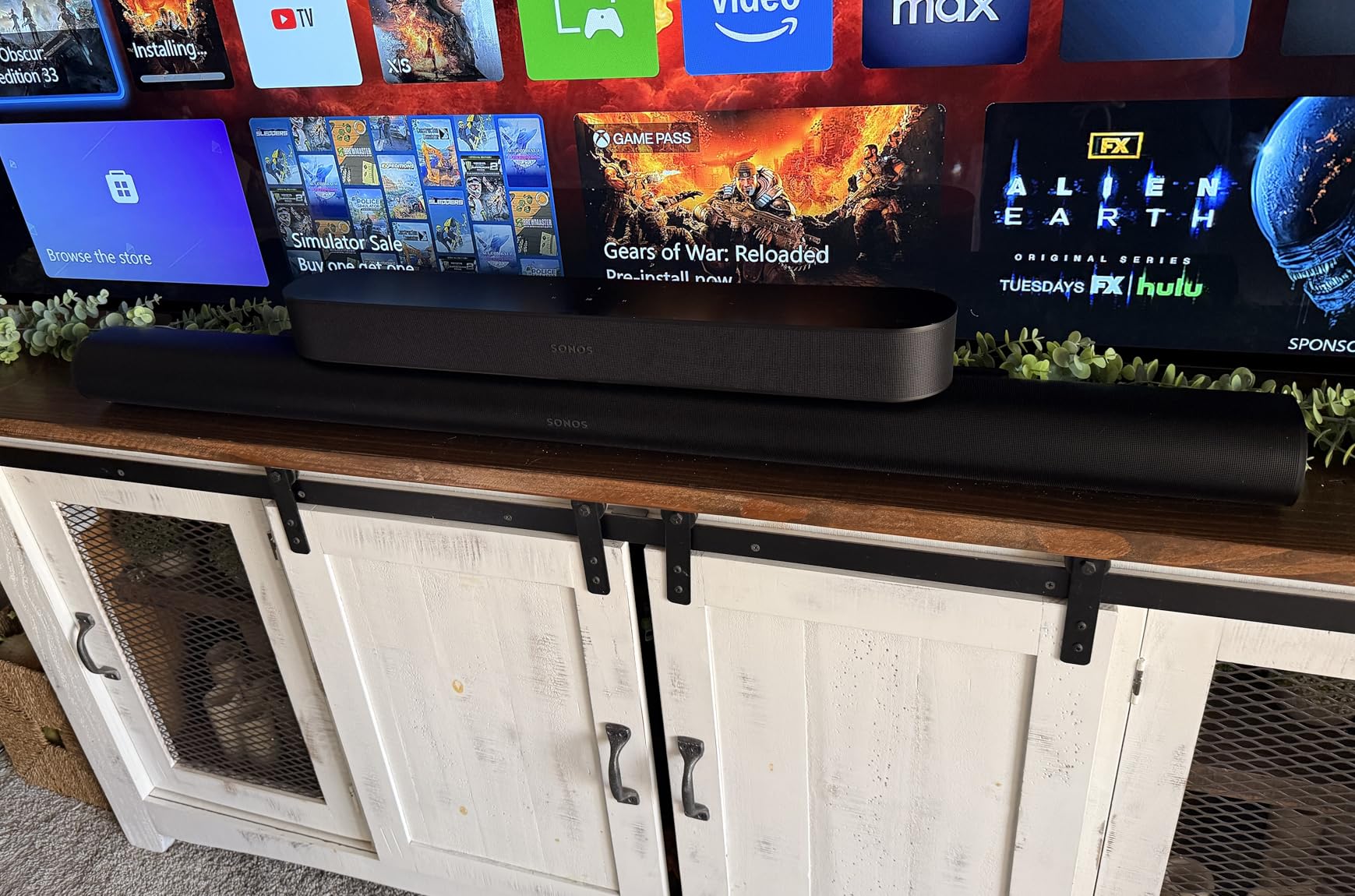 Sonos Arc Ultra Soundbar with Dolby Atmos and Voice Control - 9.1.4 Surround Sound for TV and Music - Black customer photo 1