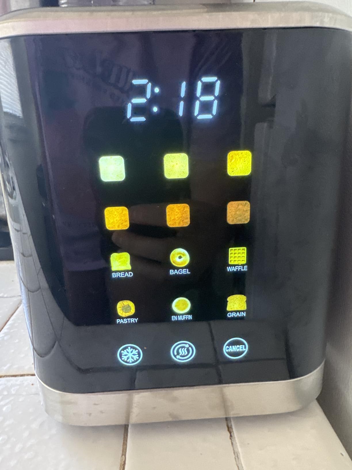 Touch screen Toaster 2 Slice Digital Timer Toasters with 6 Bread Types & 6 Shade Settings, Smart Extra Wide Slots Toaster with Bagel Defrost Reheat Cancel Function customer photo 2