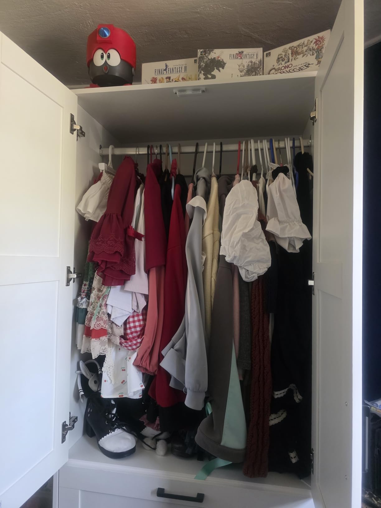 Fenghua Lizhi Wood White Wardrobe Closet with 2 Doors and 2 Drawers, Bedroom Freestanding Armoire Storage Cabinet with Shelves, Wooden Wardrobe Combination for Hanging Clothes (White) customer photo 1