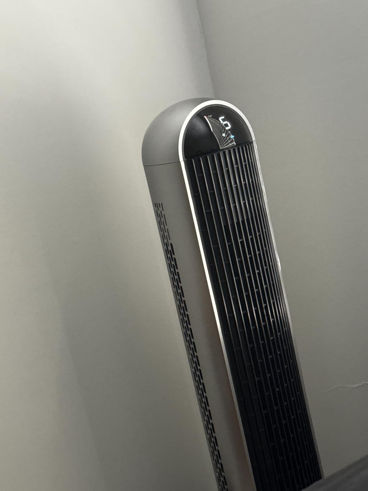 DREO Tower Fan and Heater Combo, 29.2ft/s Standing Fans for Bedroom, 17 Levels, 6 Modes, 120 Degree Oscillation, 42 Inch, 12H Timer, 25dB Quiet, with Remote, for Office, Large Room, Silver customer photo 2
