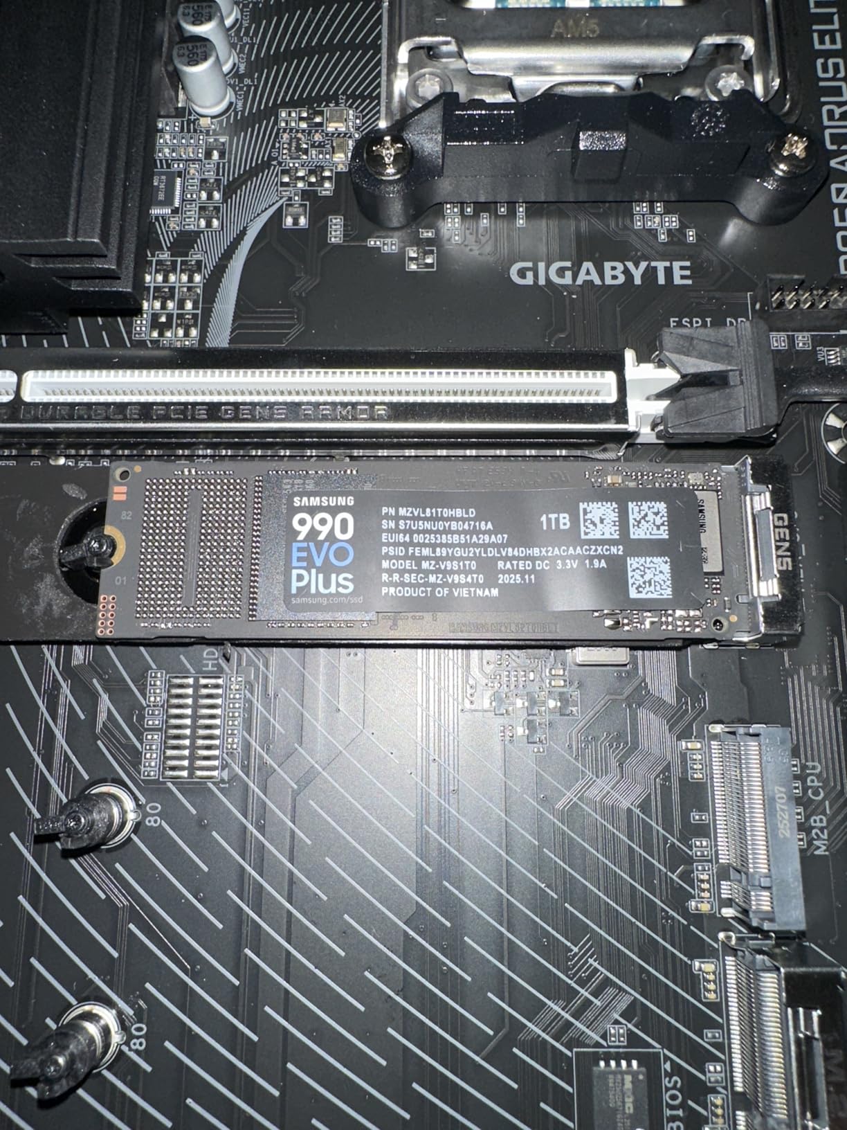 Samsung 990 EVO Plus SSD 1TB, PCIe Gen 4x4, Gen 5x2 M.2 2280, Speeds Up-to 7,150 MB/s, Upgrade Storage for PC/Laptops, HMB Technology and Intelligent Turbowrite 2.0, (MZ-V9S1T0B/AM) customer photo 2