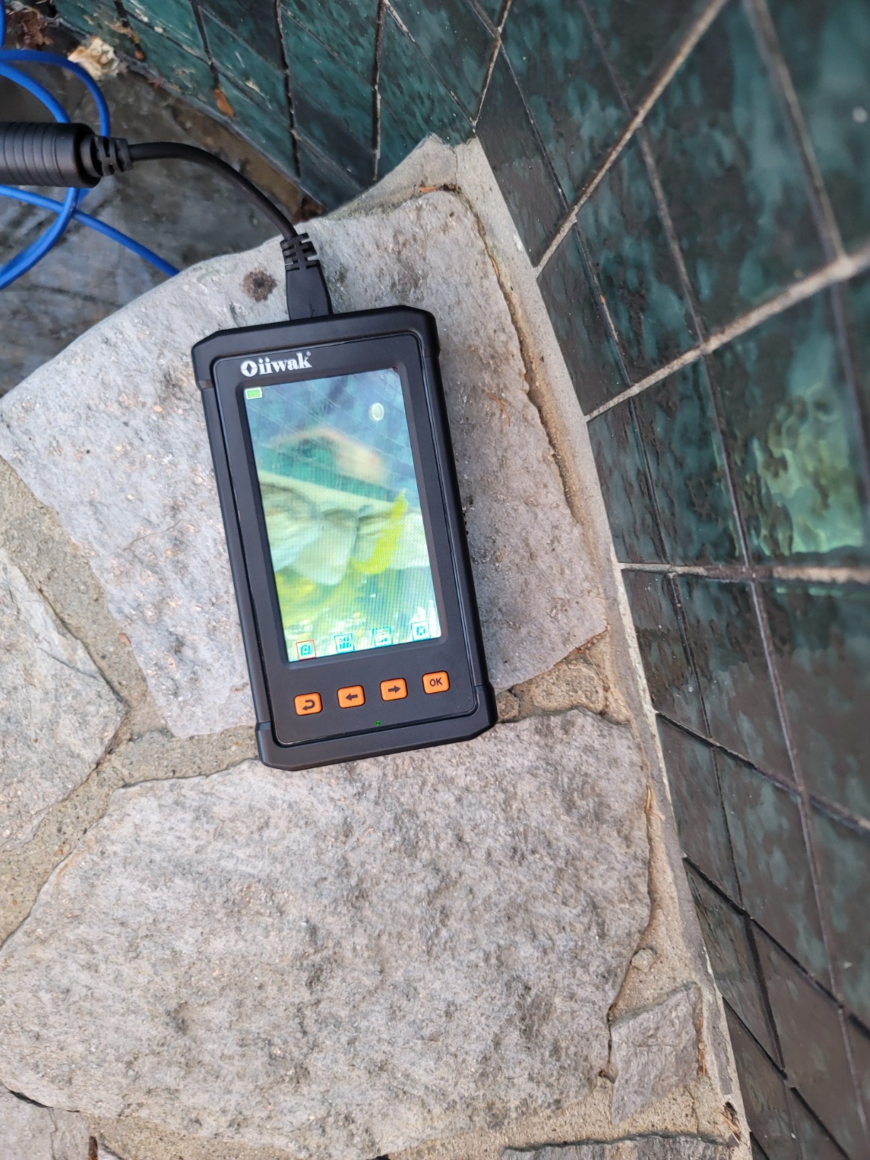 Oiiwak 512Hz Pipe Locators Receiver, Underground Pipe Sewer Inspection Drain Locator with LED Screen Portable and Durable with Headphones for Construction & Plumbing customer photo 1