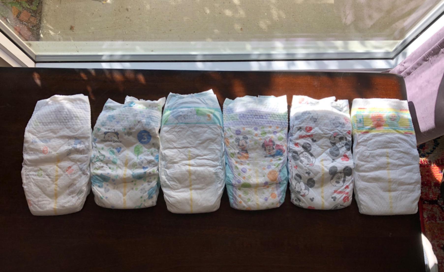 Huggies Size 1 Diapers, Little Snugglers Diapers, Size 1 (8-14 lbs), 198 Count (6 Packs of 33), Packaging May Vary customer photo 2