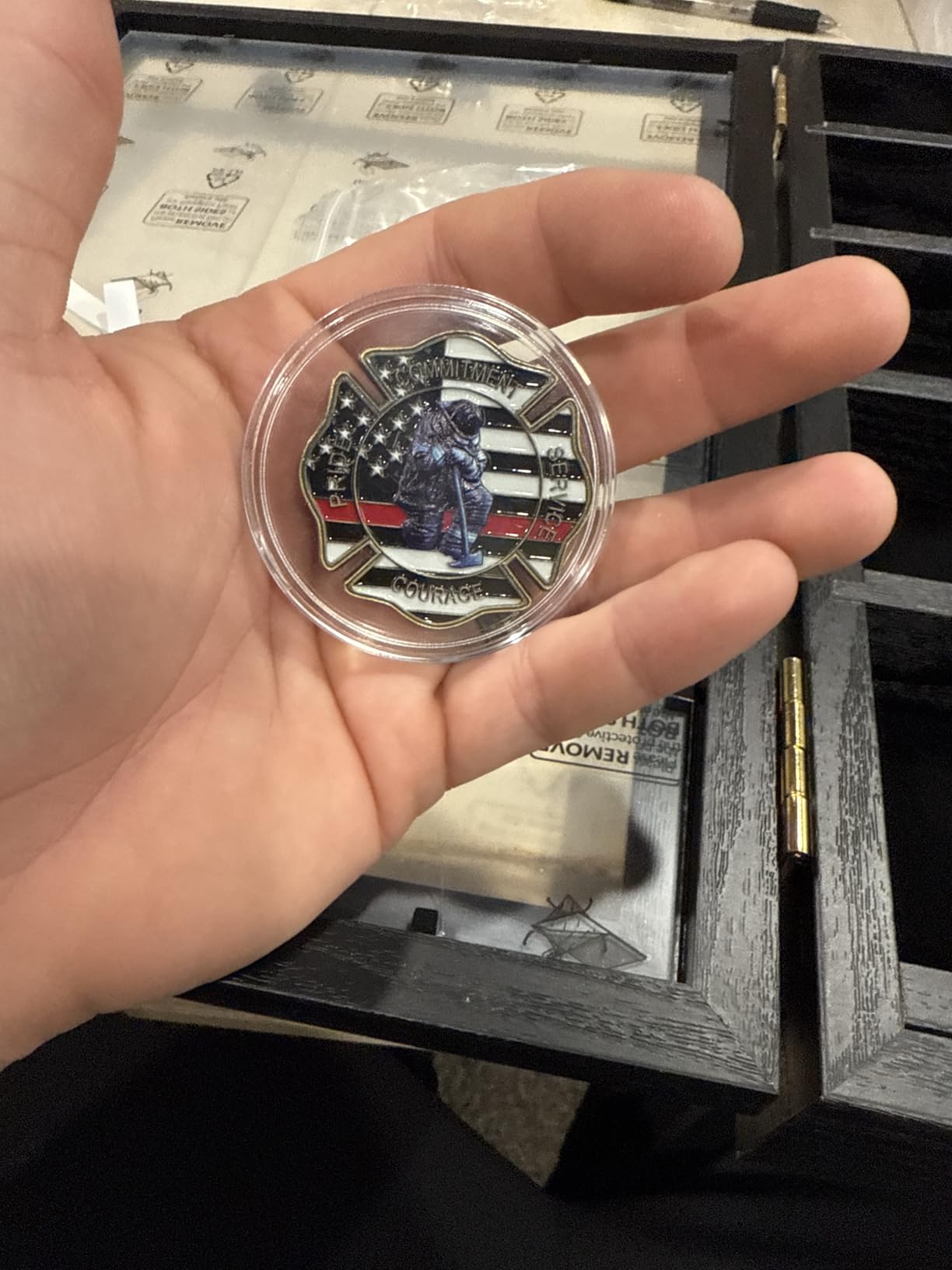 PiaoHao Challenge Coin Display Case, Lockable Military Coin Holder Shadow Box with Removable Shelves, Wall Mounted Medal & Pin Cabinet with UV Protection Acrylic Door(Black) customer photo 2