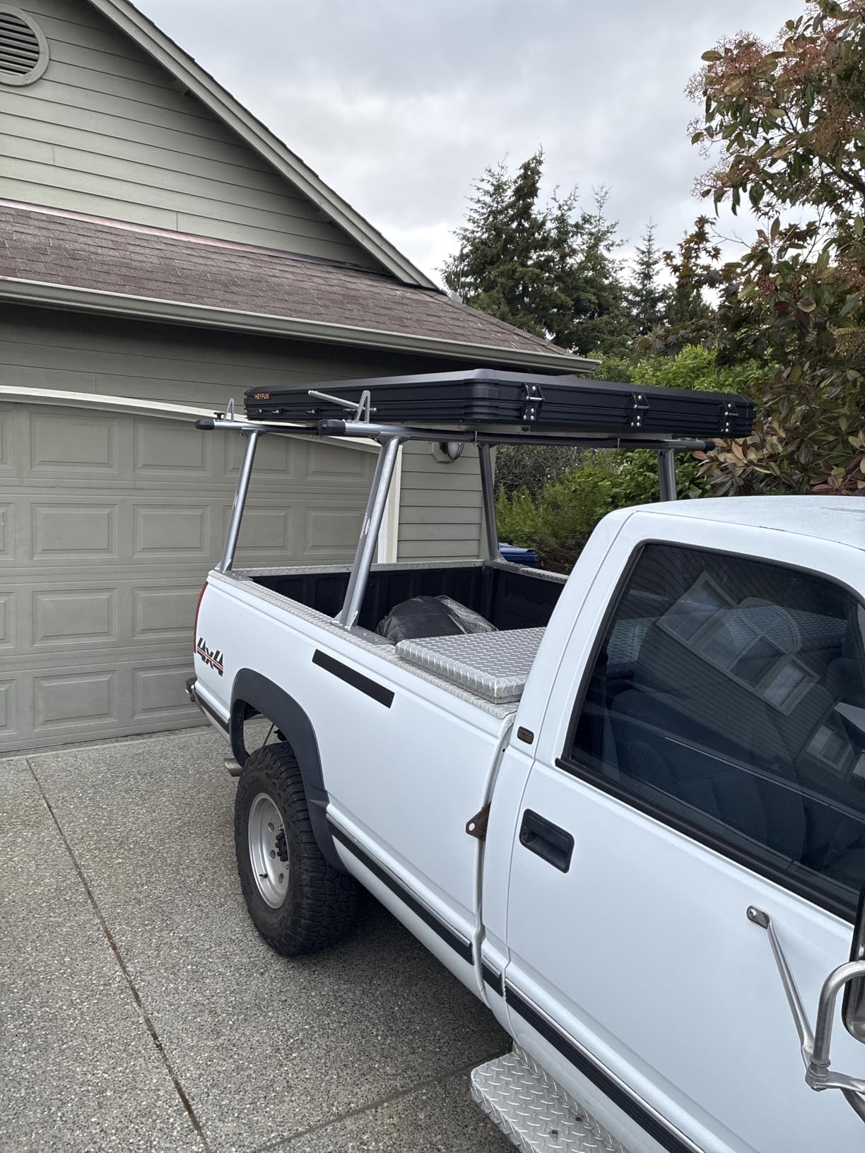 Adventurer Pro Rooftop Tent Hard Shell, 2-3 Person Aluminum Roof Top Tent | Detachable Side Awning & Built-in LED Light Strip, Compatible with Truck Jeep SUV Van & Trailer, Pop Up for 4-Season Camping customer photo 2