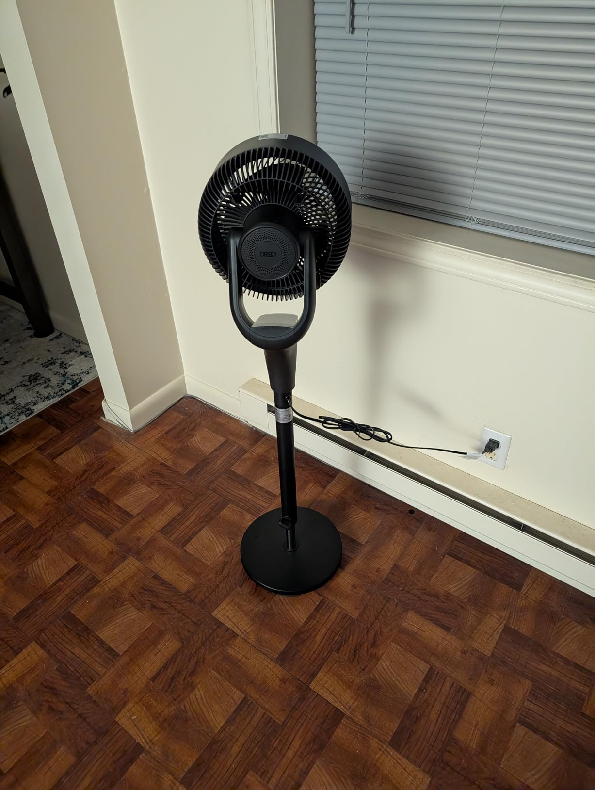 DREO Fan for Bedroom, 2026 Upgraded, 90ft Airflow, 20dB Quiet Fan, 90° Oscillating Standing Fan for Whole Room, DC Motor, 8+H Speeds, 3 Modes, 38-42'' Adjustable Height, 8H Timer customer photo 2