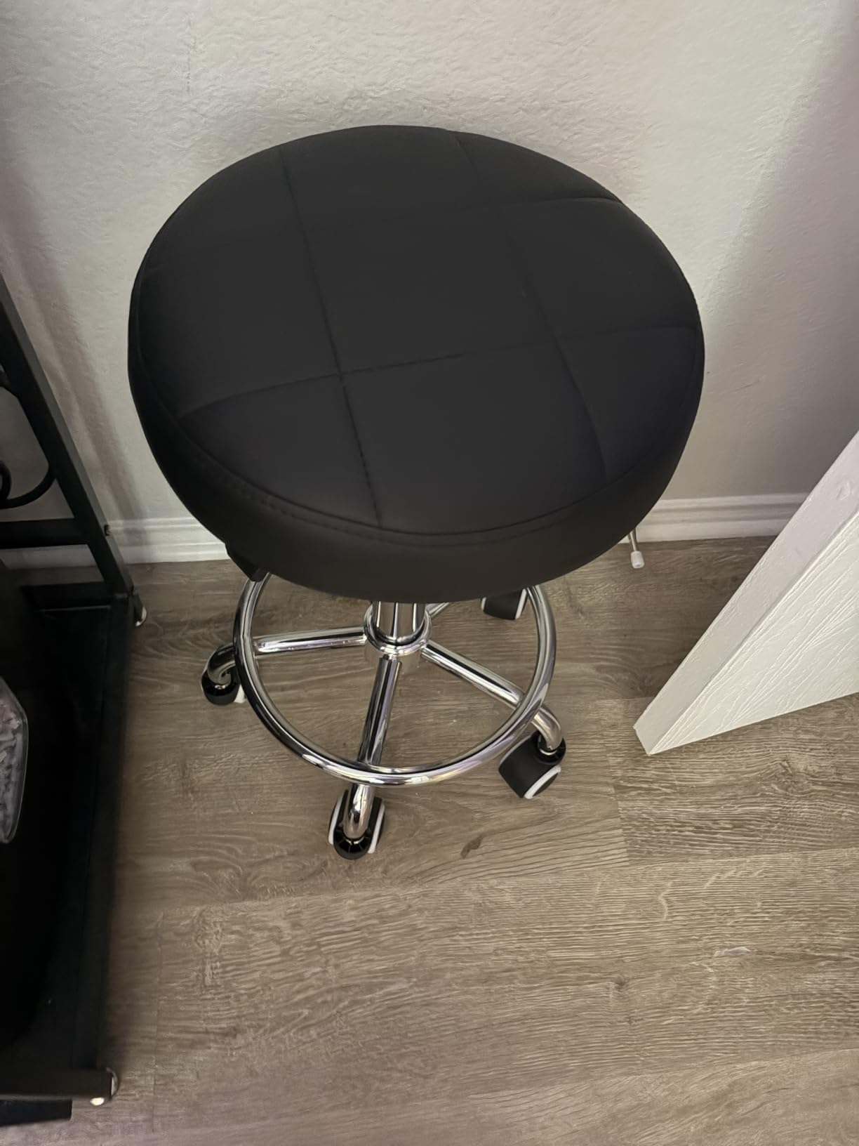 Rolling Stool PU Leather Round - Ultra Soft Padded Seat Cushion Stool with Wheels with Footrest, Weight Capacity 300lb, Adjustable Height Stool for Tattoo Massage Salon Medical Spa Center (Jet Black) customer photo 1