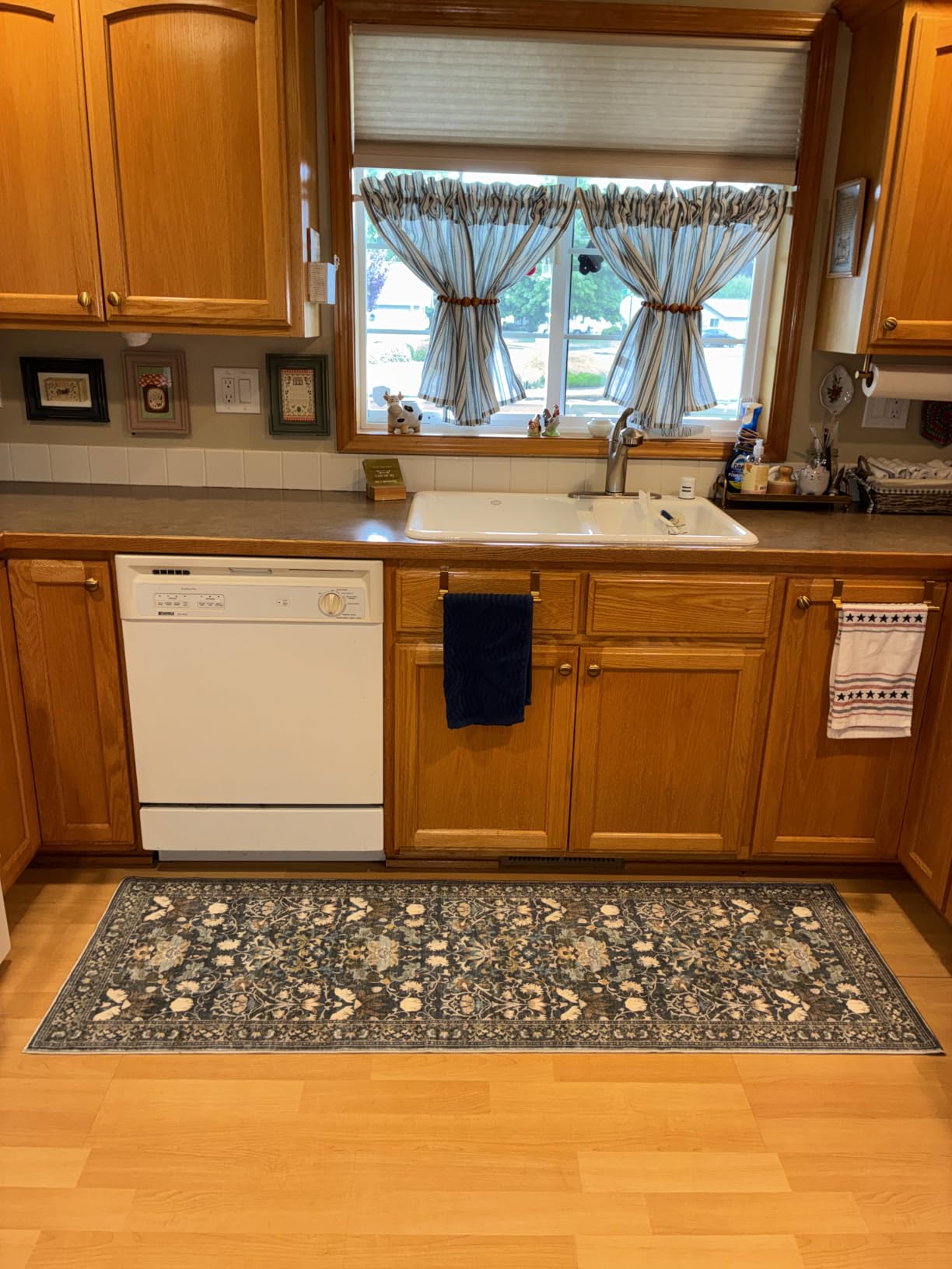 Washable Large 9x12 Area Rug - Living Room Oriental Non Slip Soft Rugs Indoor Low Pile Stain Resistant Carpet for Bedroom Dining Room Farmhouse Distressed Thin Home Decor Floor Mat (9x12 Beige) customer photo 1