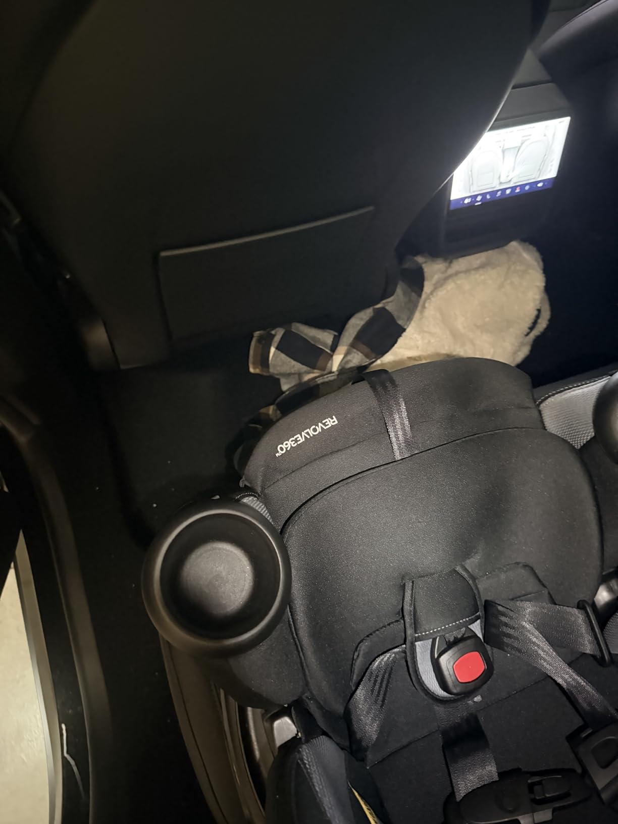 Evenflo Revolve360 Extend Convertible Car Seat with 360 Degree Rotation, Extended Rear-Facing, Revere Gray customer photo 2