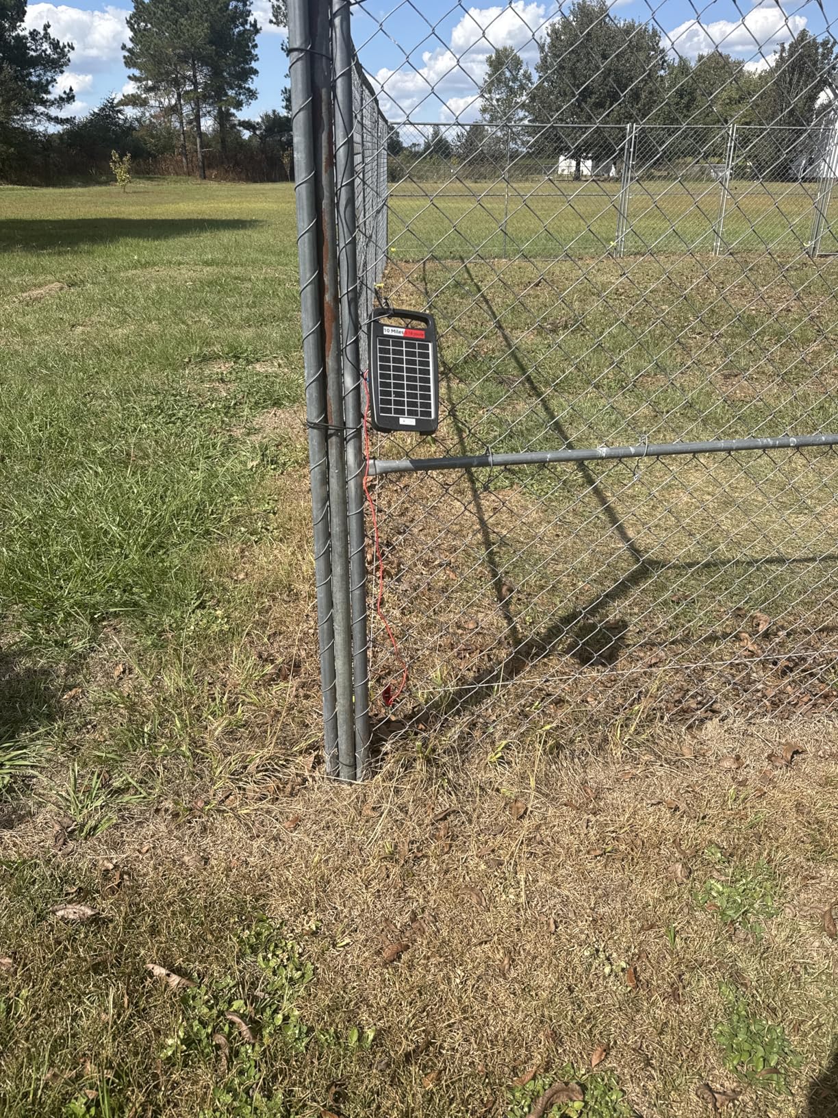 5 Miles Solar Powered Electric Fence Charger - 0.11J Output, 24/7 Day/Night Protection, Portable Fence Energizer for Dogs, Chickens, Garden & Livestock, Rechargeable Solar Panel, Rugged & Waterproof customer photo 2