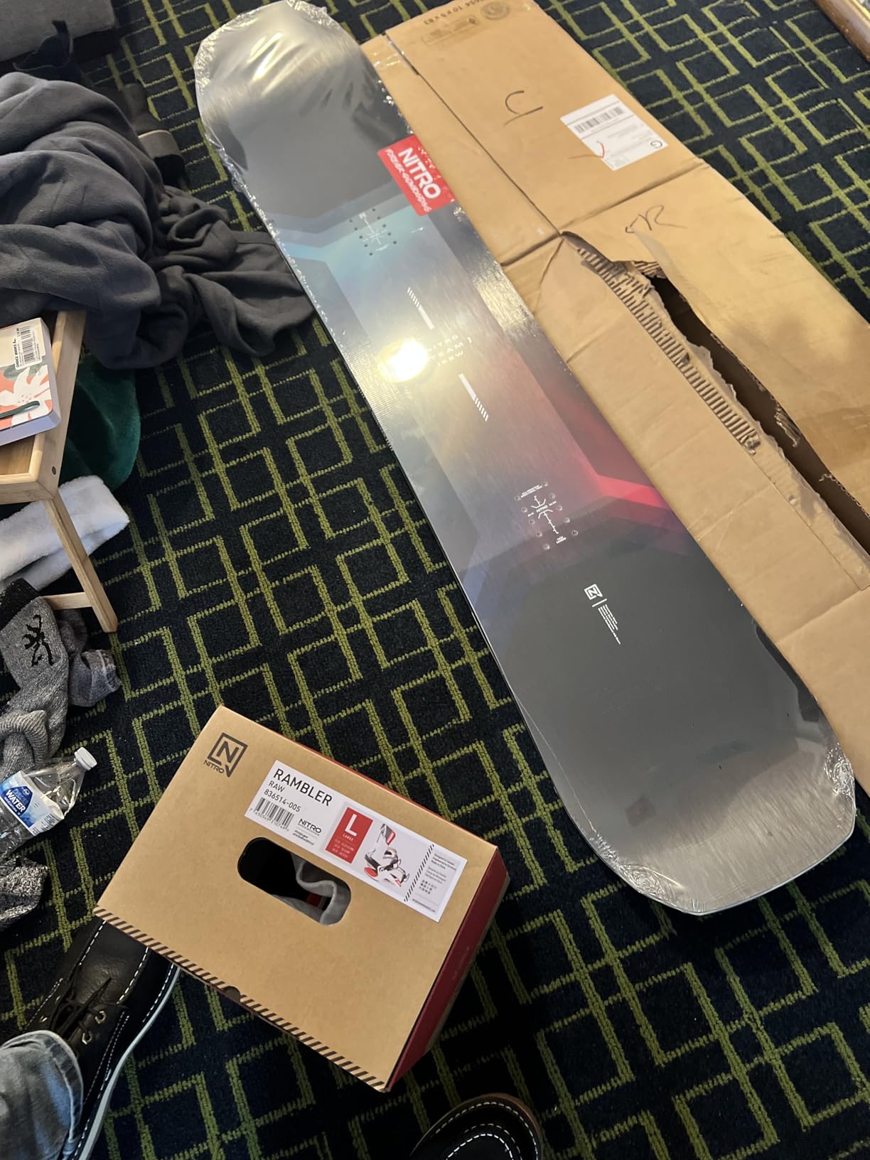 Nitro Team Men's All-Mountain Snowboard - Directional Twin, Mid Flex, Responsive Feel customer photo 1