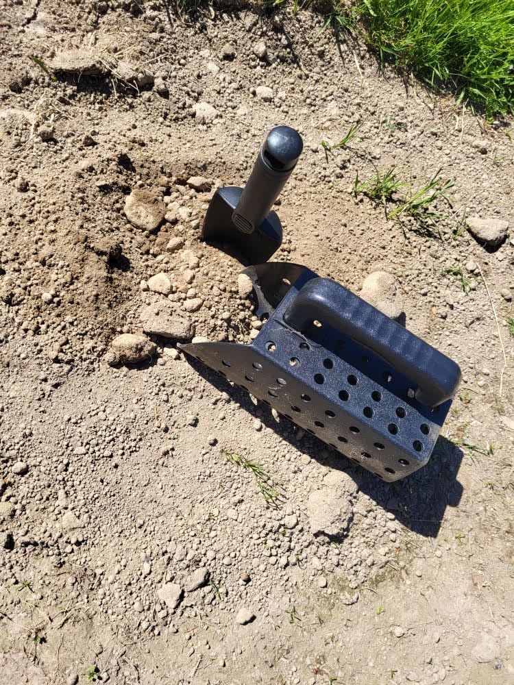 Sand Scoop for Metal Detecting, Metal Detector Tools Heavy Duty Digging Shovel and Sand Sifter for Beach Shelling customer photo 1