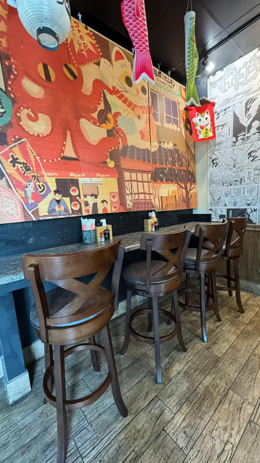 Sophia & William Swivel Bar Stools Set of 4, 30 Inch Bar Height Barstools with Cross Back & Solid Wood Legs, Faux Leather Kitchen Stools, Brown customer photo 2