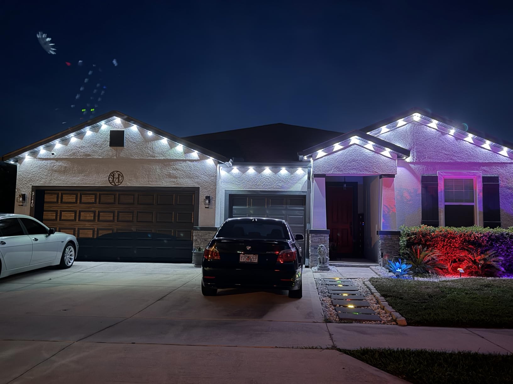 POOFZY Permanent Outdoor Lights for House, 200ft RGB+IC Smart Outdoor Decor, 50 Scene Modes, App/Remote Control, for Christmas, V-Day, Thanksgiving, Daily & Holiday Party Decor customer photo 1