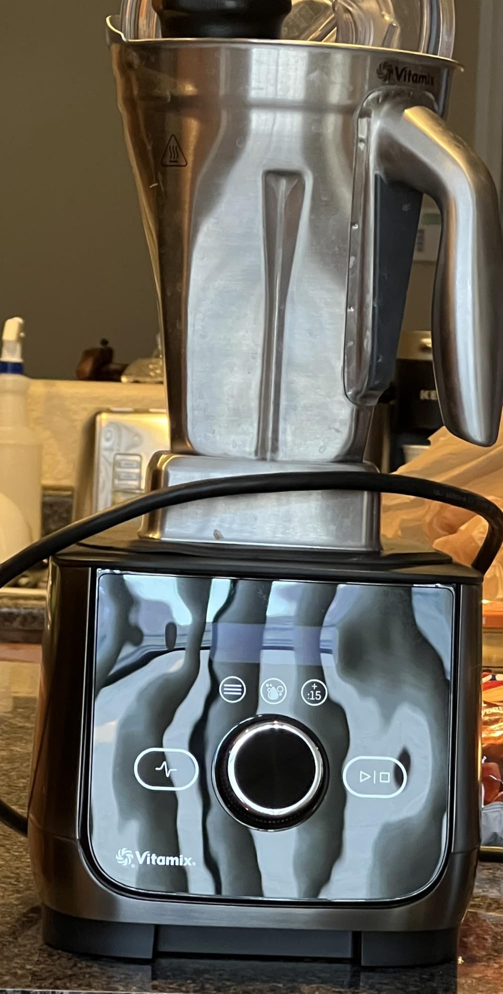 Vitamix Ascent X4 Gourmet SmartPrep Kitchen System, Professional-Grade Blender, Stainless-Steel Blades, 12-Cup Food Processor Attachment with 4 Discs, 48 Oz Blender Container, White customer photo 1