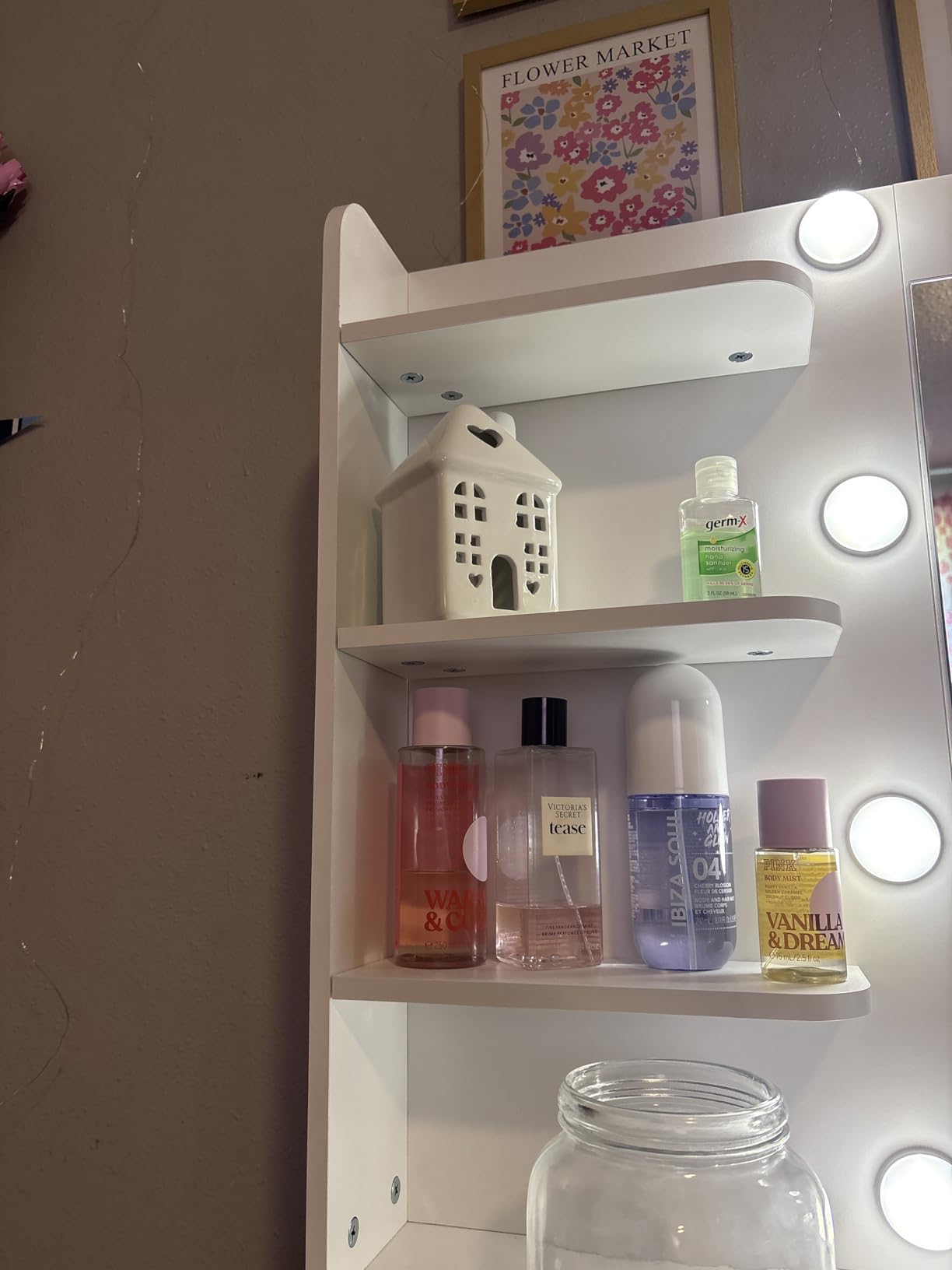 HUAHUU Vanity Desk, Makeup Vanity Desk with Mirror and Lights 3 Colors, Transparent Top with 3 RGB Drawers, 6 Shelves, 2 Large Tempered Cabinets, Power Outlet, White customer photo 2