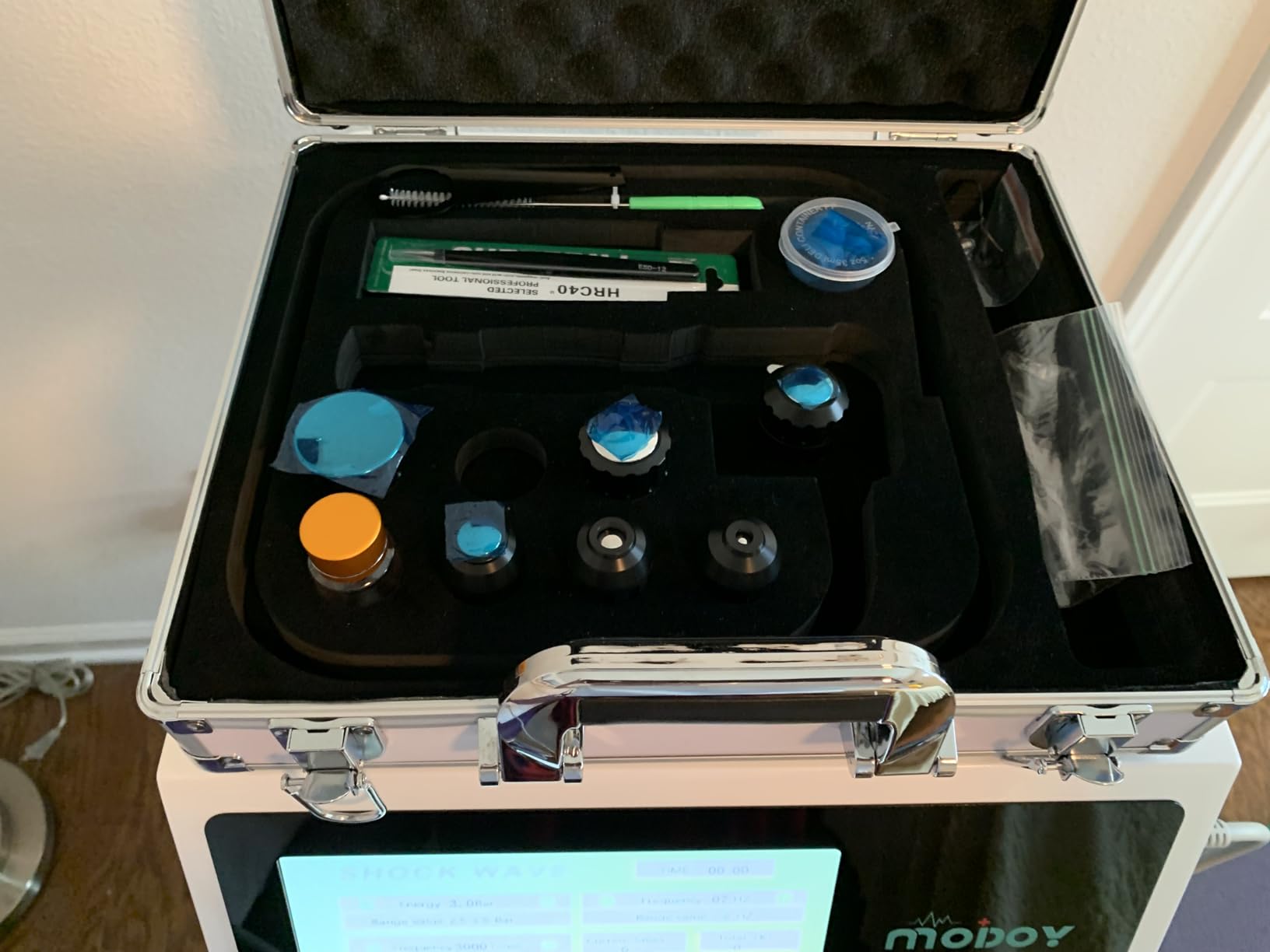 2026 MODOY Shockwave Therapy Machine for Joint/Muscle Pain Relief, FSA/HSA Eligible Shockwave Therapy, Non-Invasive Extracorporeal ESWT Shock Wave Therapy Device, Ideal for Home & Clinical Use (White) customer photo 1