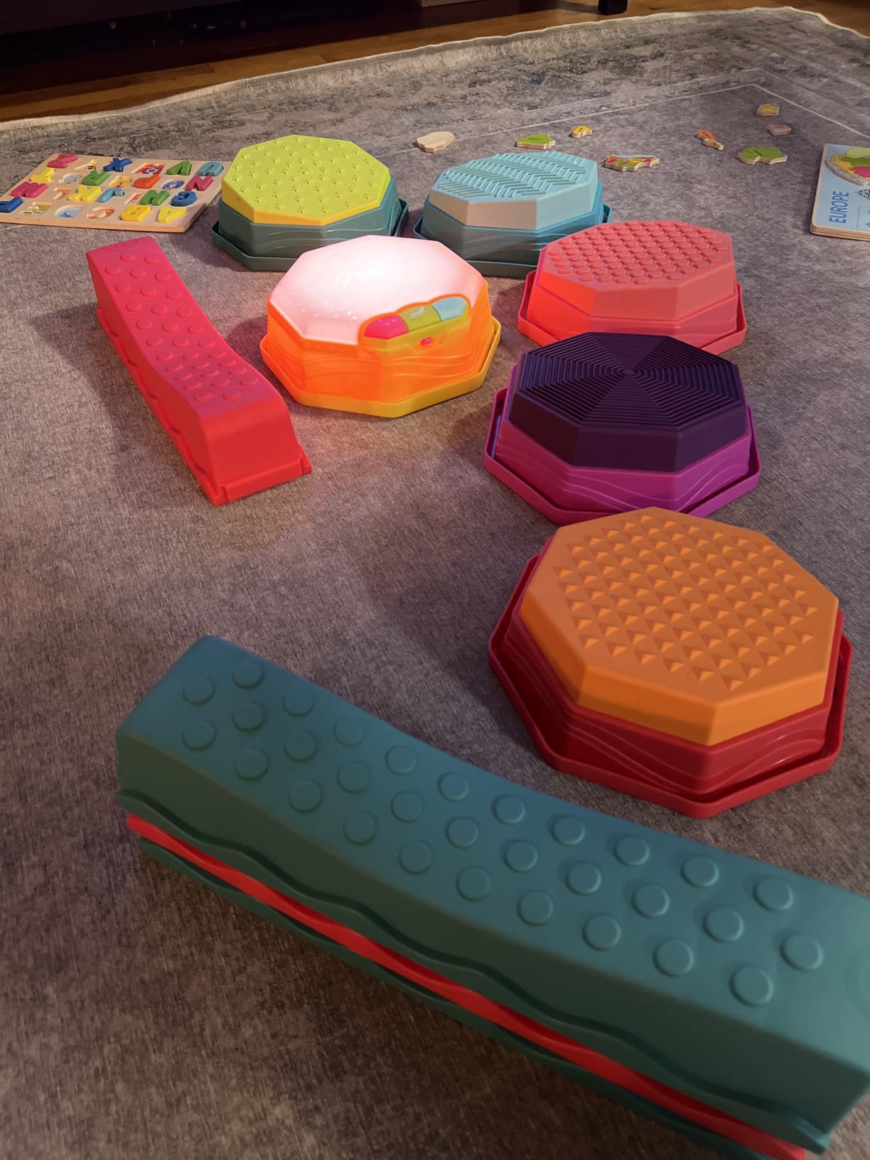 B. toys - Balance & Groove Set - Balance Beam for Kids - Musical Games & Activities - 5 Sensory Stones, 8 Wavy Beams & 1 Musical Pod - Indoor Active Play - 3 Years + customer photo 2