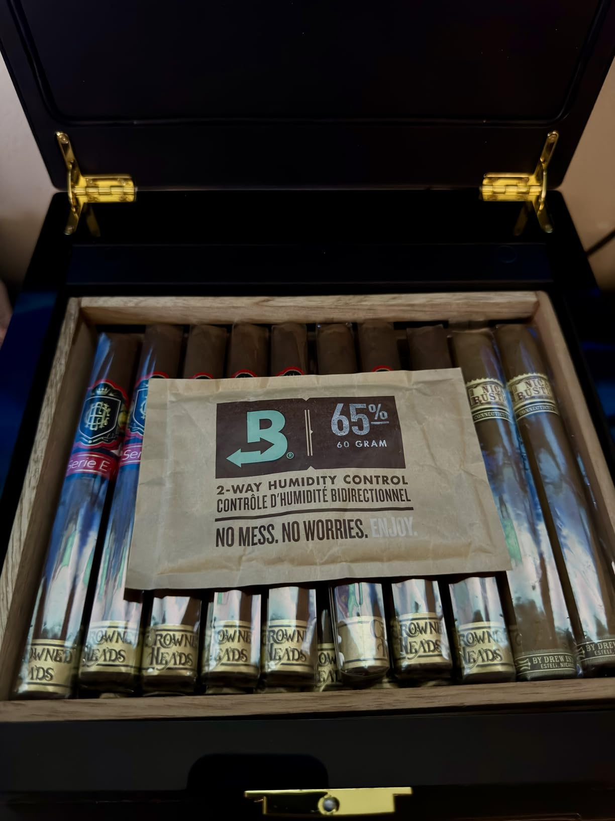 KingChii Electric Temperature Control Cigar Humidor Box (64°F-74°F), Bulid-in Fan for 360° Air Circulation,With Spanish Cedar Wood & Thermometer, Type C & Plug Cable, Gifts for Men (20-30 Cigars) customer photo 1