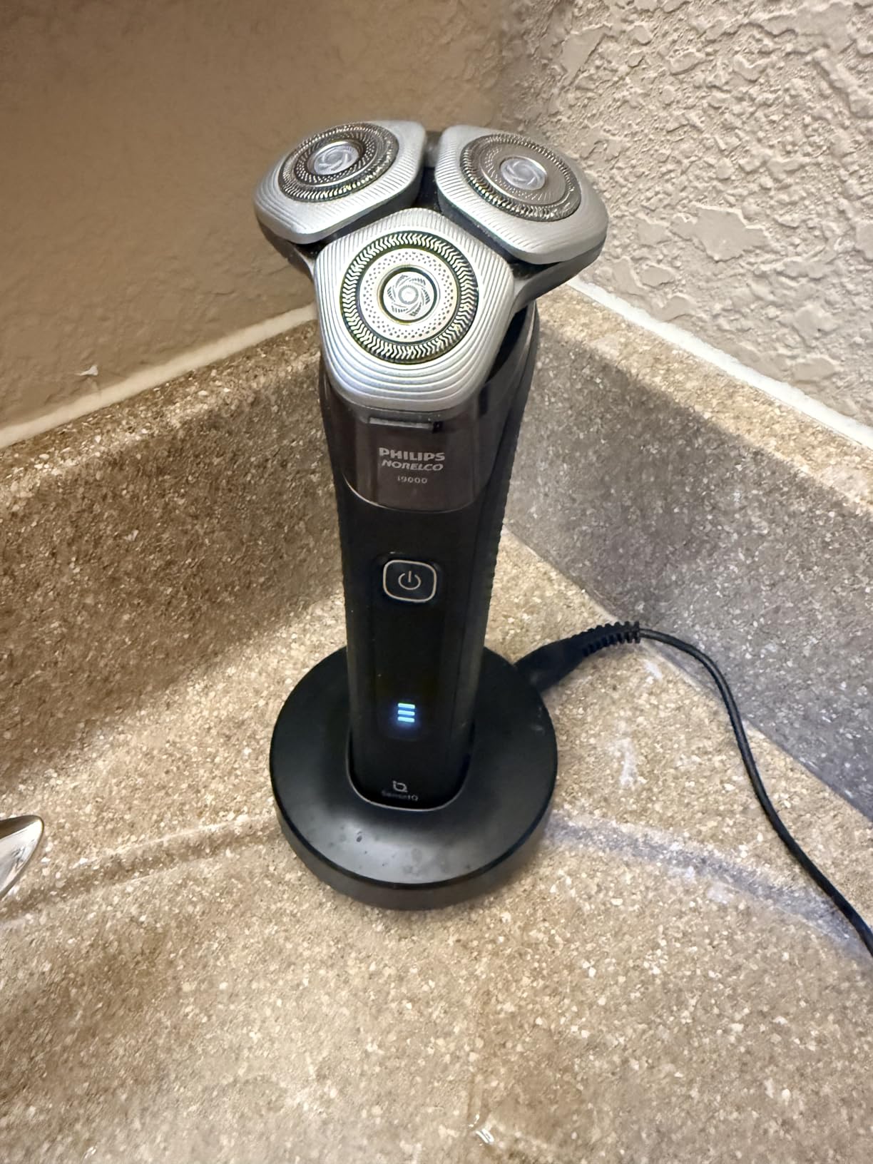 Philips Norelco i9000 Electric Shaver, Ink Black | 360 Degree Rotating Dual SteelPrecision blades, SenseIQ Technology, Flexible Compact Heads, Includes Charging Stand, X9000/90 customer photo 2