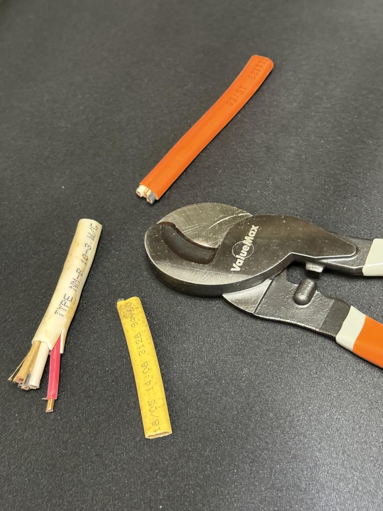 ValueMax 10-Inch Heavy-Duty Cable Cutter for Aluminum, Copper Battery Cables and Communication Wires customer photo 2