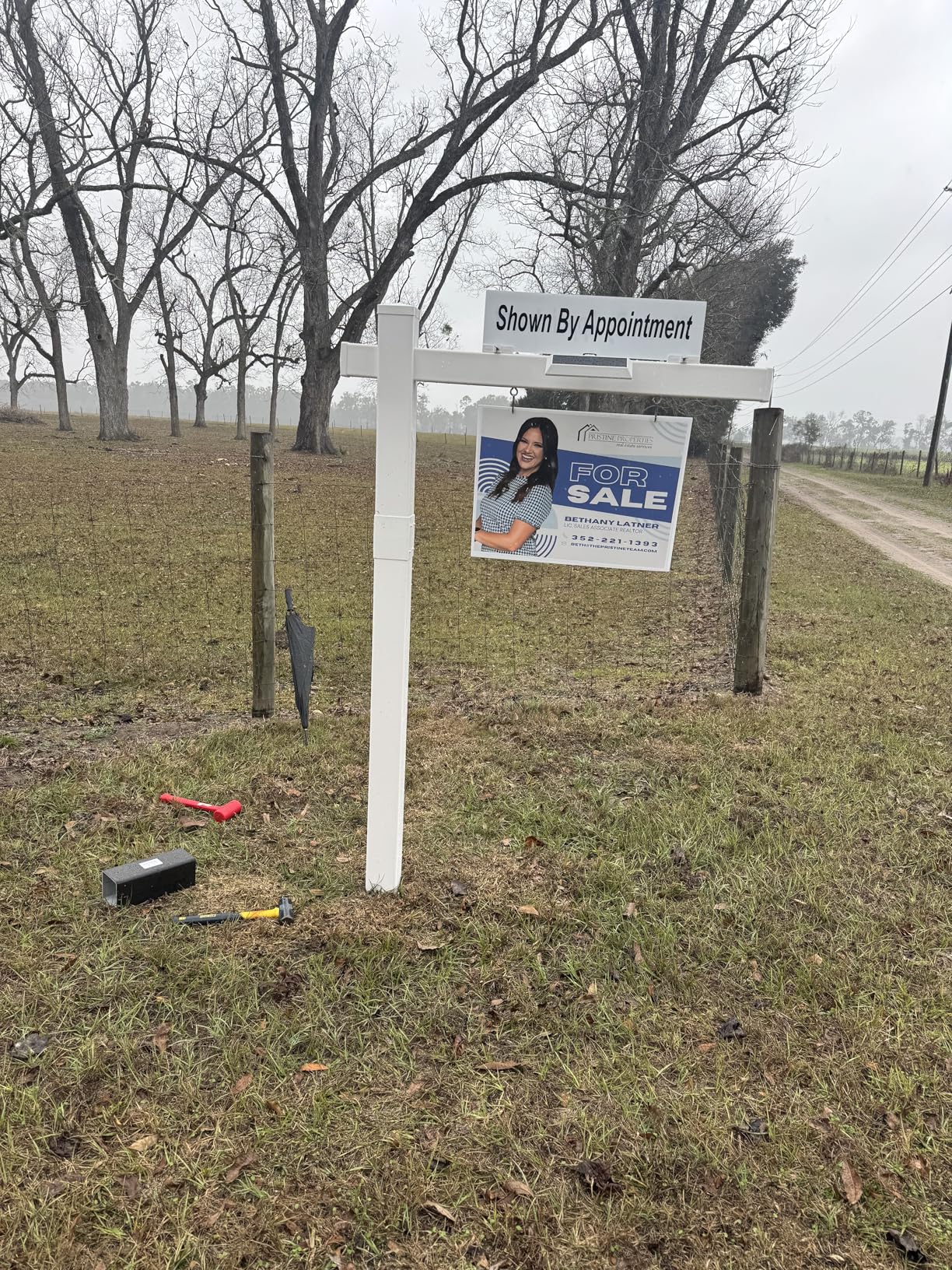 Vinyl PVC Real Estate Sign Post 6' Tall, Realtor Yard Sign Post (Connected type), 47