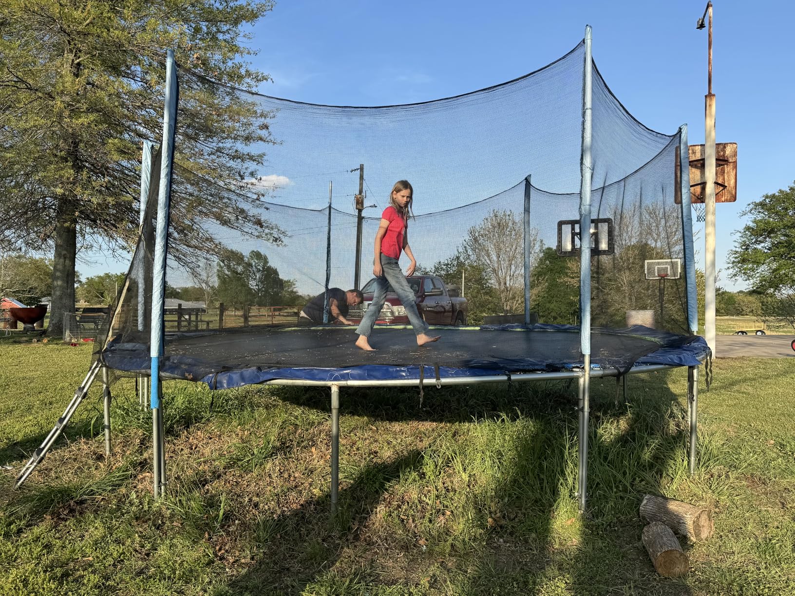 Zupapa 1800LBS Capacity No-Gap Design 16 15 14 12FT Trampoline with Safety Enclosure Net and Non-Slip Ladder 10-Year Quality Assurance Perfect for Kids Family Outdoor Backyard Fun customer photo 2