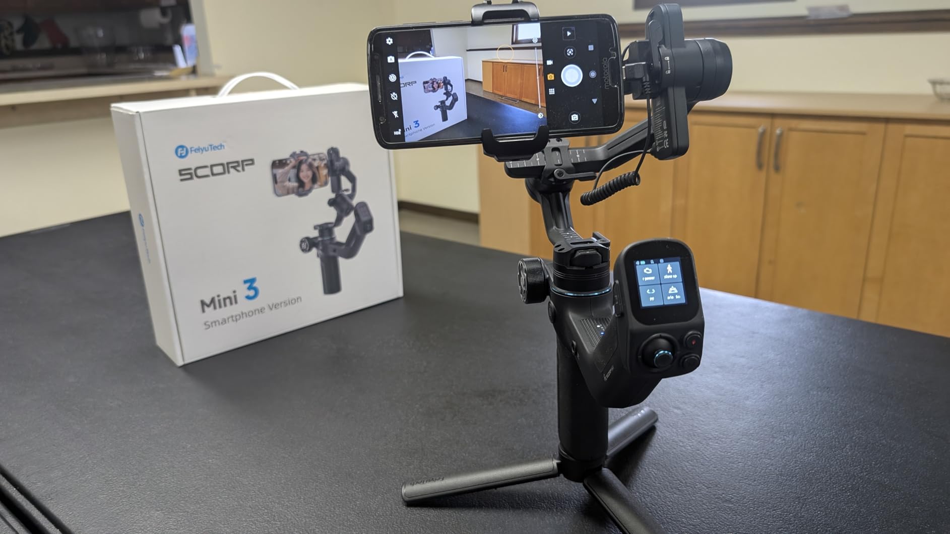 FeiyuTech SCORP Mini 3 Gimbal Stabilizer for Smartphone, Built-in AI Tracking Module & Cooling Fan, 2KG Payload 3-Axis Phone Gimbal with Integrated Grip Design, Gimbal Stabilizer for iPhone & Android customer photo 2