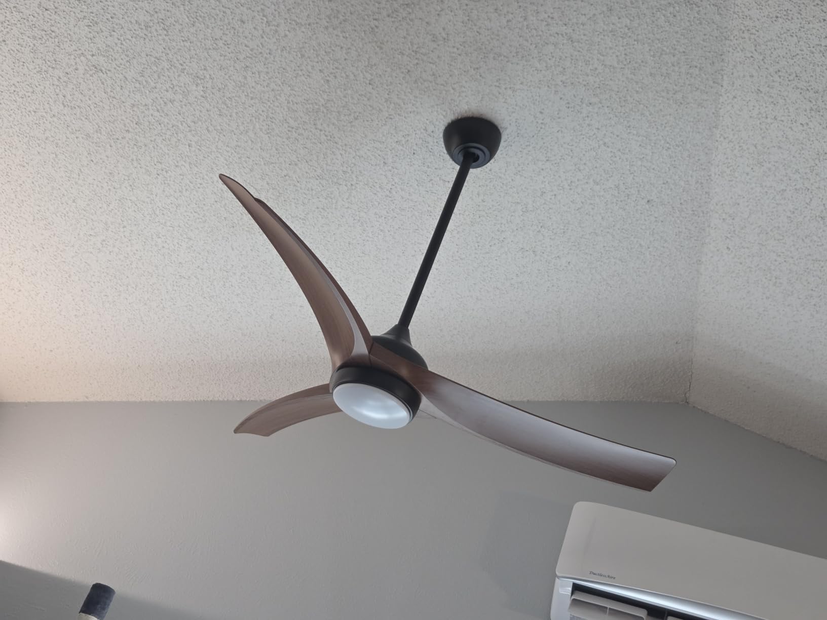 Sofucor 52 Inch Smart Ceiling Fan, Work with App/Alexa/Google, Outdoor Ceiling Fan with Lights Remote Control, Dimmable Airflow 6000CFM ABS 3 Blades Reversible DC Motor for Living Room Bedroom Patio customer photo 1