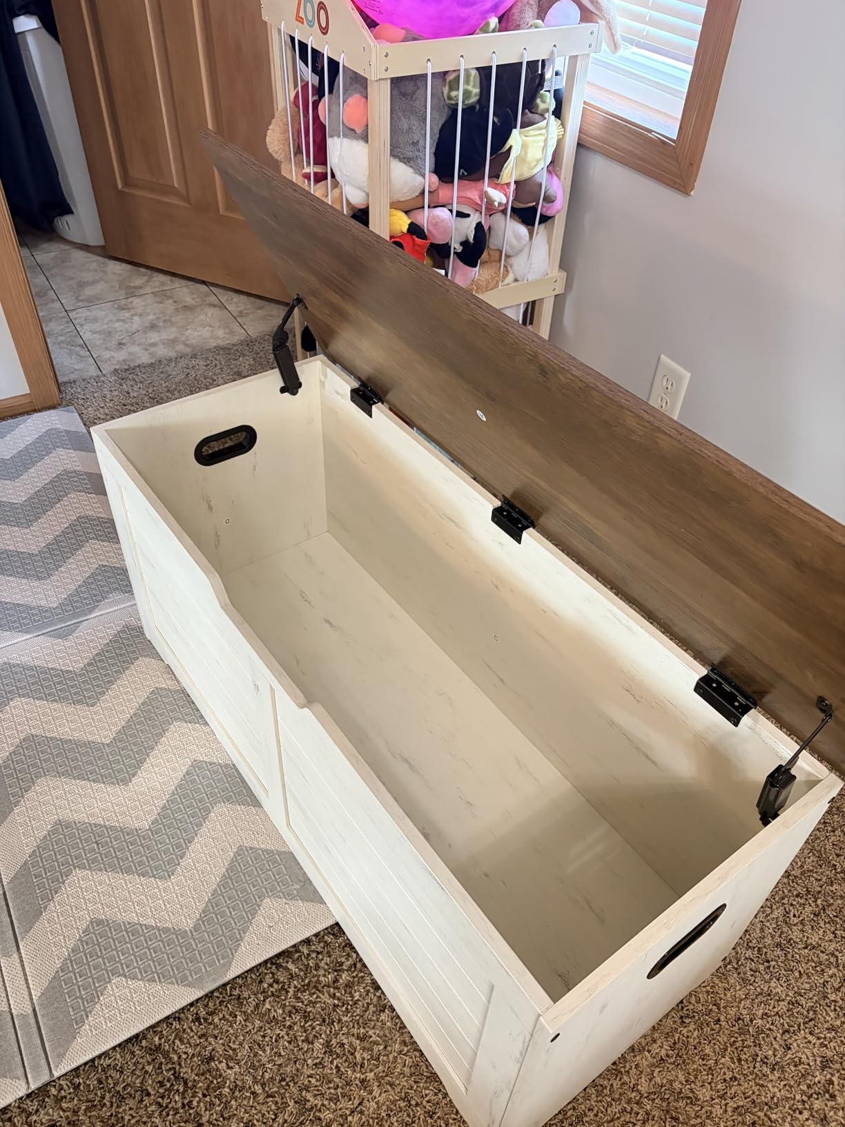 VASAGLE Storage Chest, Storage Bench with 2 Safety Hinges, Farmhouse Style, 15.7 x 39.4 x 18.3 Inches, for Entryway, Bedroom, Living Room, Rustic White and Honey Brown ULSB061WJ02S customer photo 2