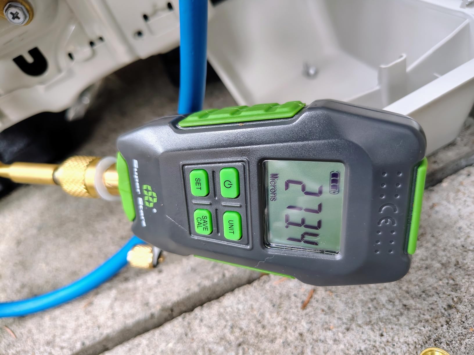 Super Stars Digital Micron Vacuum Gauge, 1/4 inch SAE, HVAC Pressure Tester with Alarm, Temp Compensation, LCD Backlit Display, 4 Units, Carrying Case Included customer photo 1