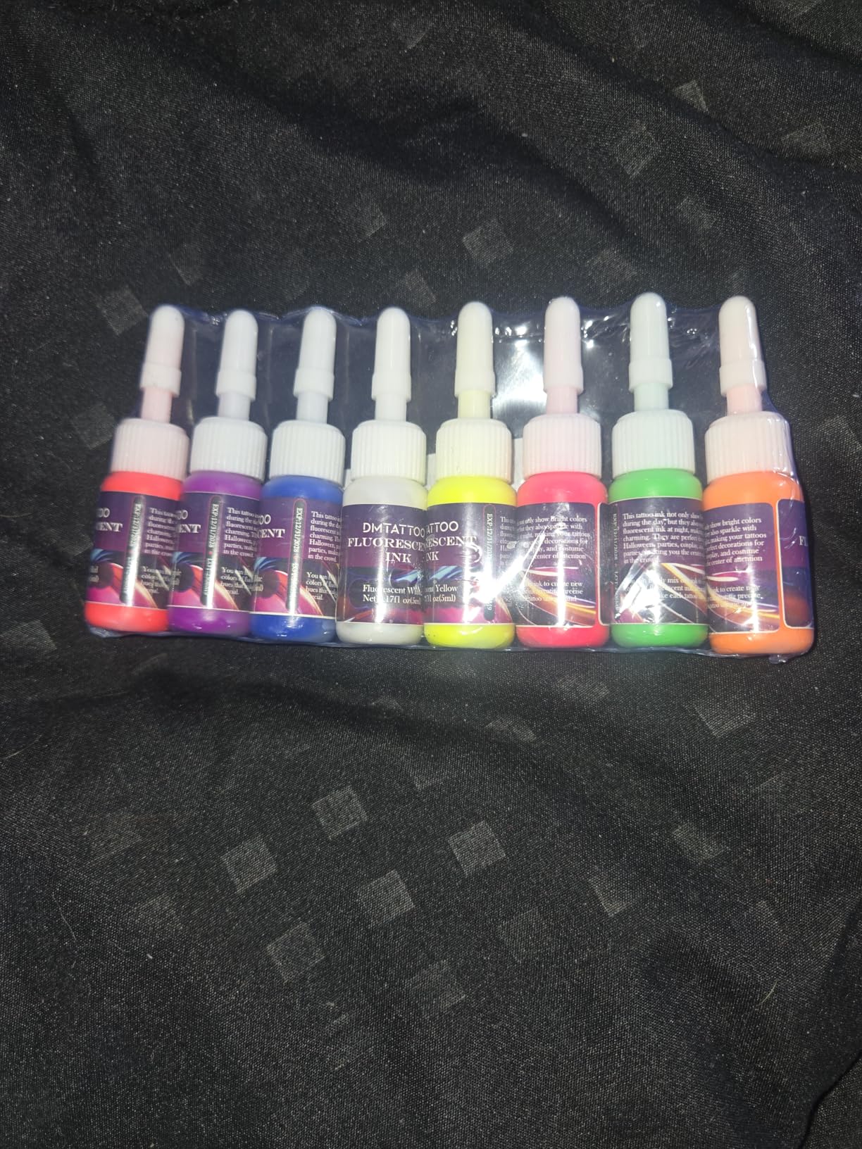 8Color Fluorescent Tattoo Ink Set, 8Pcs Tattoo Ink Color Set,Glow in The Blacklight, Skin-Safe Permanent Tattooing for 3D Makeup Beauty Skin Body Art, 0.17fl oz 5ml/Bottle customer photo 2