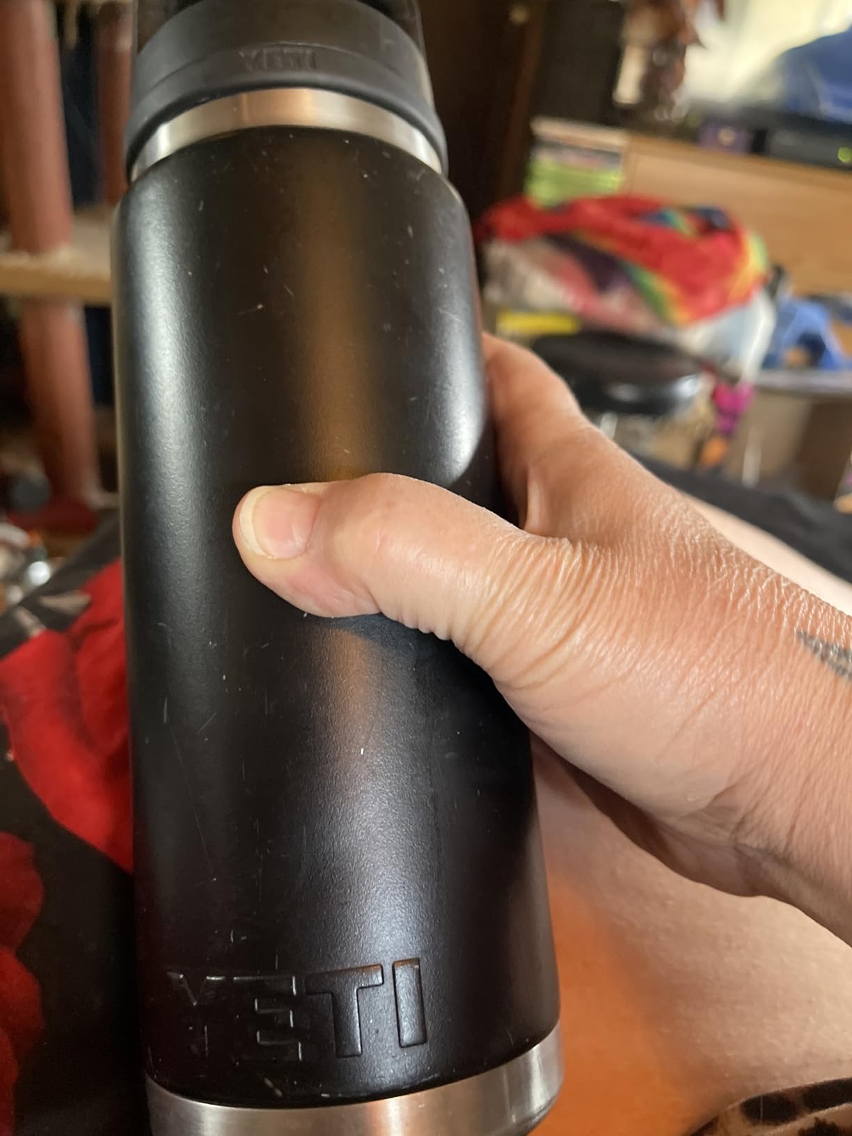YETI Rambler 26 oz Bottle, Leakproof, Vacuum Insulated, Stainless Steel with Chug Cap, Cherry Blossom - Textured customer photo 1