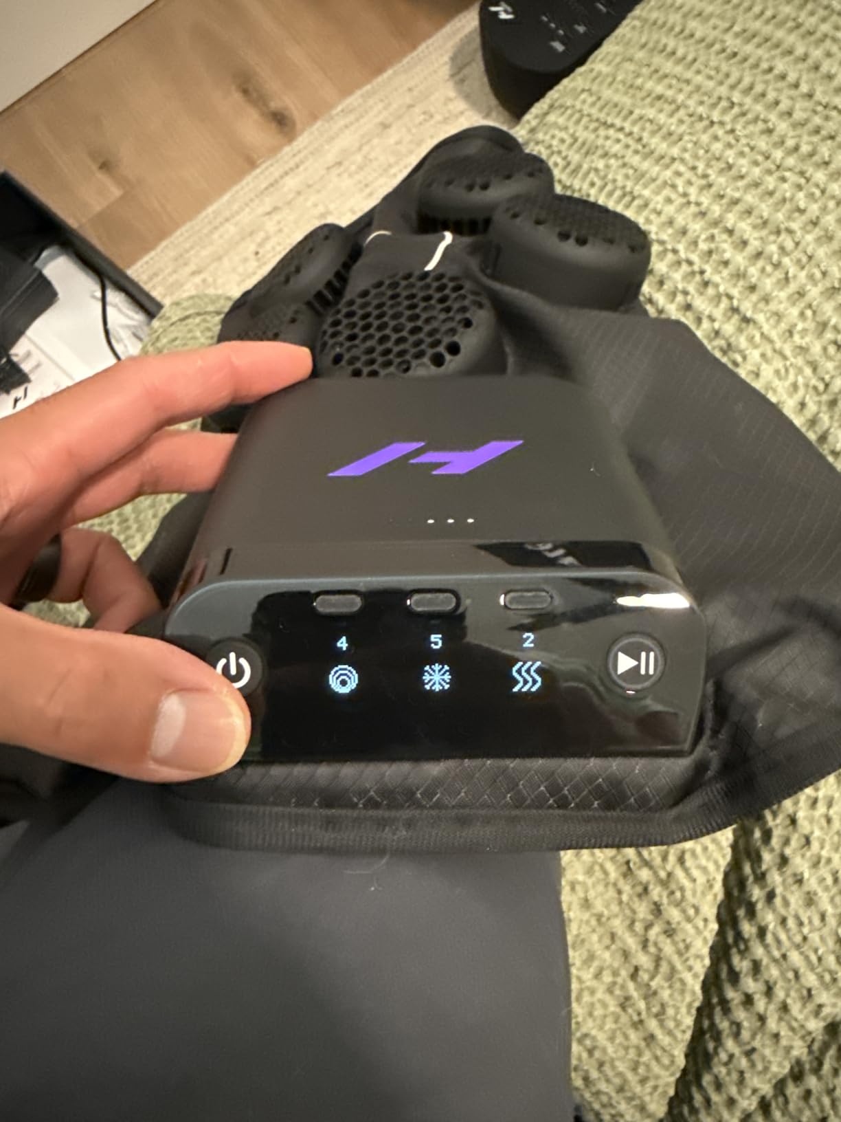 Hyperice X 2 Knee Advanced Heat and Cold Contrast Therapy Massager - Pain and Inflammation Relief - Provides Increased Range of Motion customer photo 1