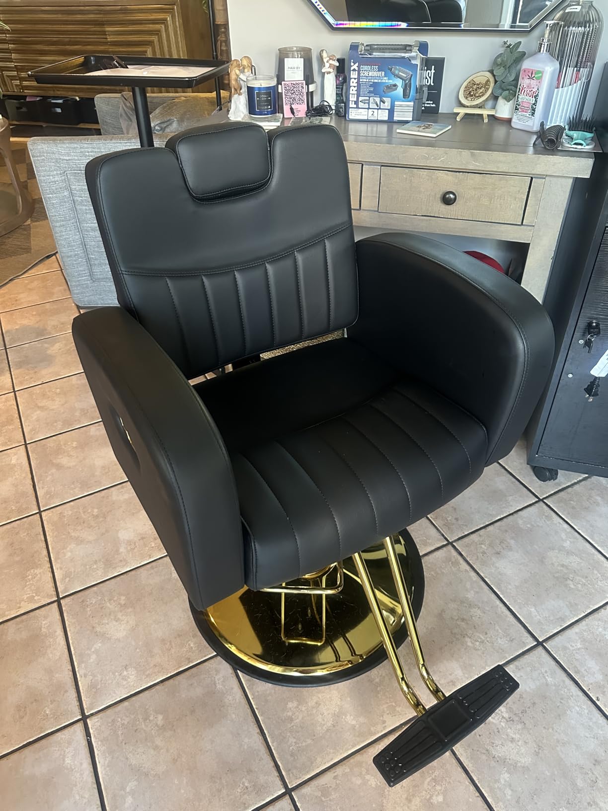 Baasha Premium Black Reclining Salon Chair with Removable Headrest, All-Purpose Hydraulic Barber Chair, Soft PU Leather, 360° Swivel, 135° Recline, Heavy-Duty Steel Frame, 330 lbs Capacity customer photo 1
