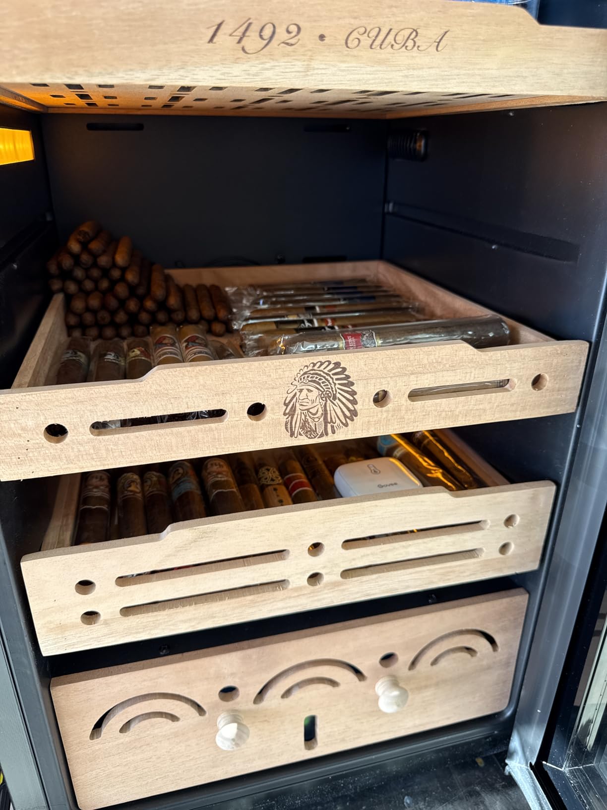 Electric Cigar Humidor, 105L Cabinet up to 900 Cigars with Thermostatic & Humidistatic Control, 4 Cedar Wood Trays, LED Screen Fingerprint Safety Lock for Lounge/Home Use Cooling Fridge customer photo 2