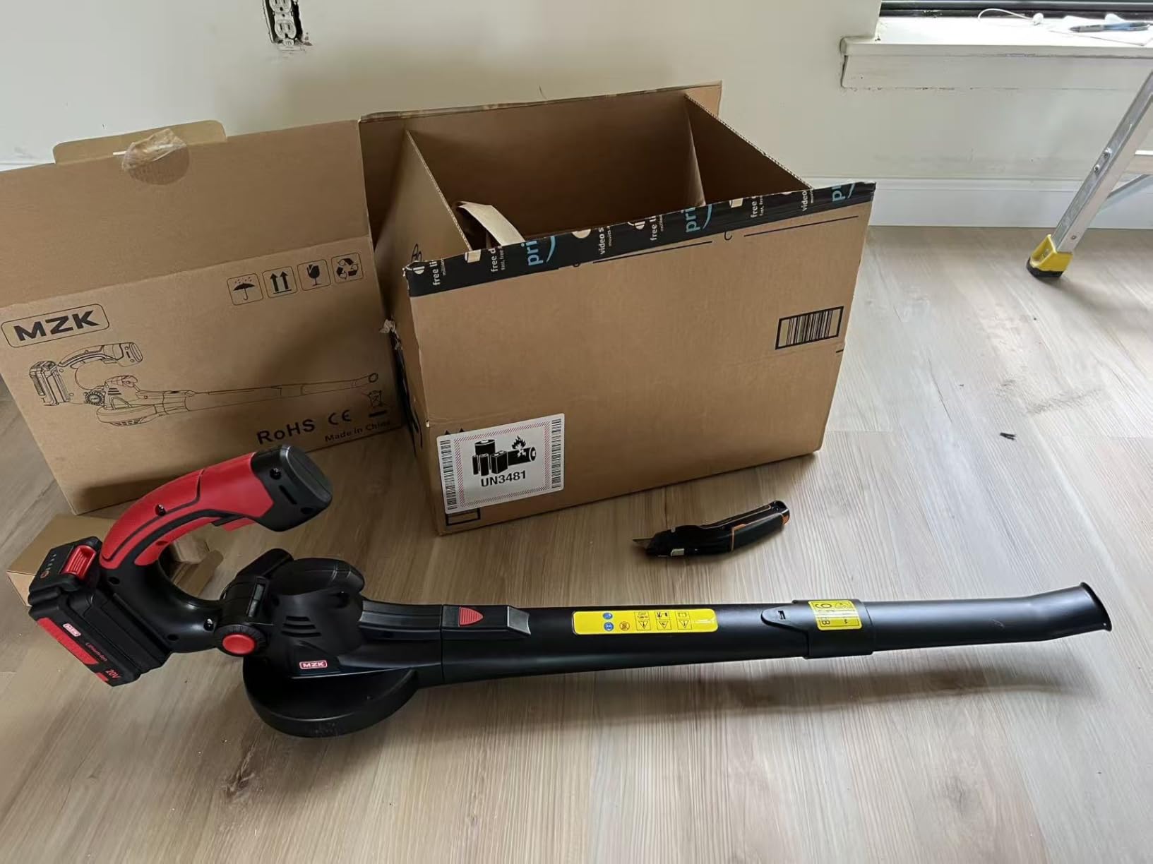 MZK Cordless Leaf Blower,20V Battery Powered Electric Blower for Lawn Care, Electric Lightweight Leaf Blower for Blowing Leaves, Patio Cleaning and Dust(2 * 2Ah Battery & Charger Included),LF40D13 customer photo 1