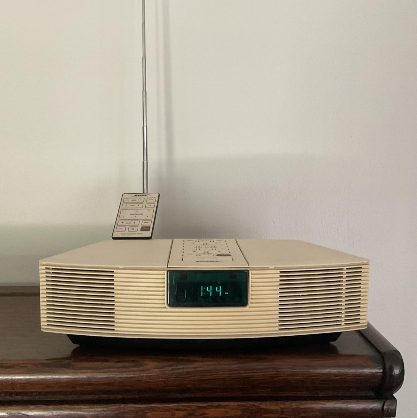 Tapo Smart IR & IoT Hub with Chime - Matter-Certified, Universal Remote for TVs, ACs, & 18+ Device Types, Supports 8,000+ Infrared Brands, Voice & App Control, Custom Schedules & Automations, H110 customer photo 1